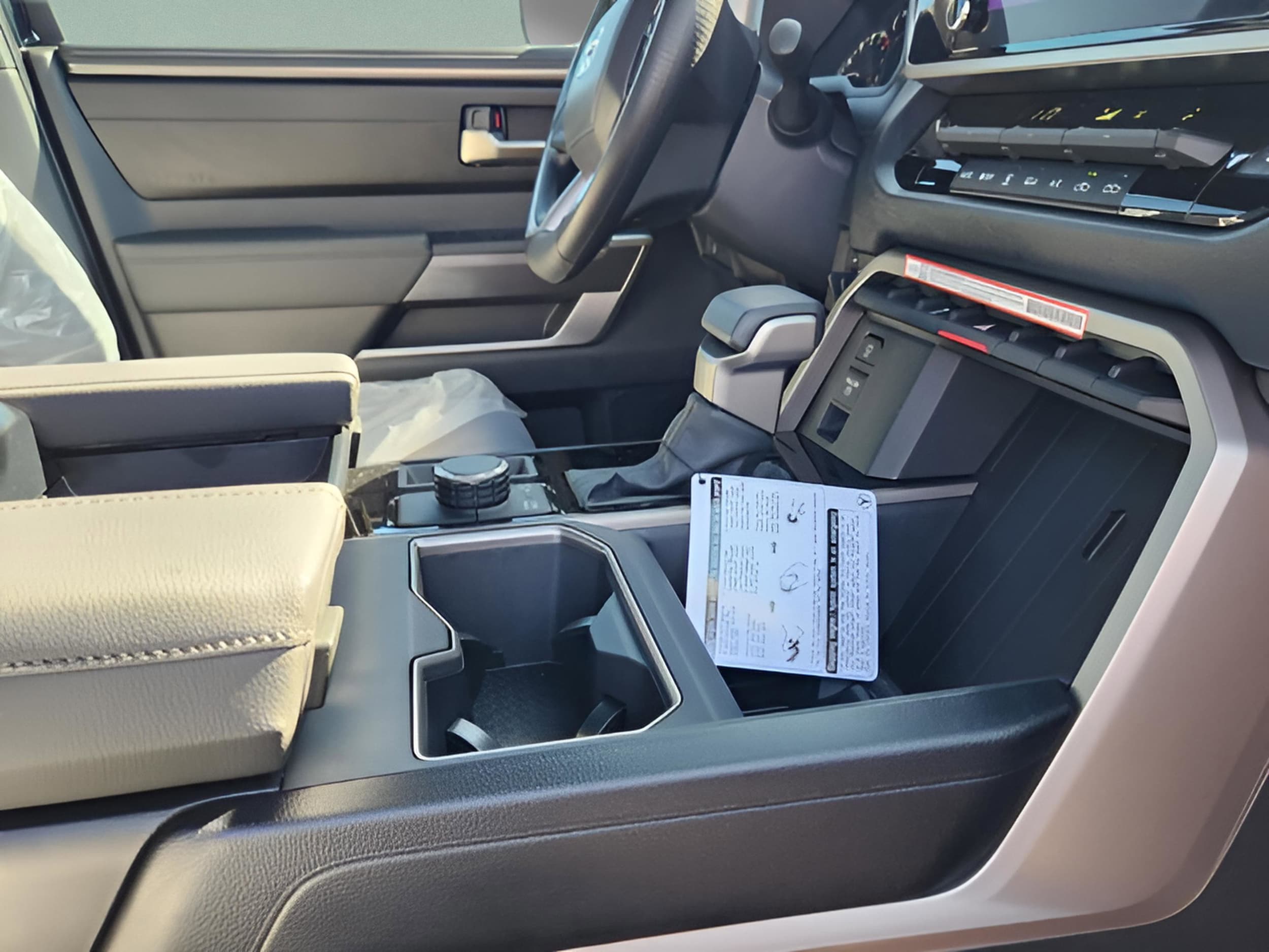 2025 Toyota Tundra SR5 - Photo 17