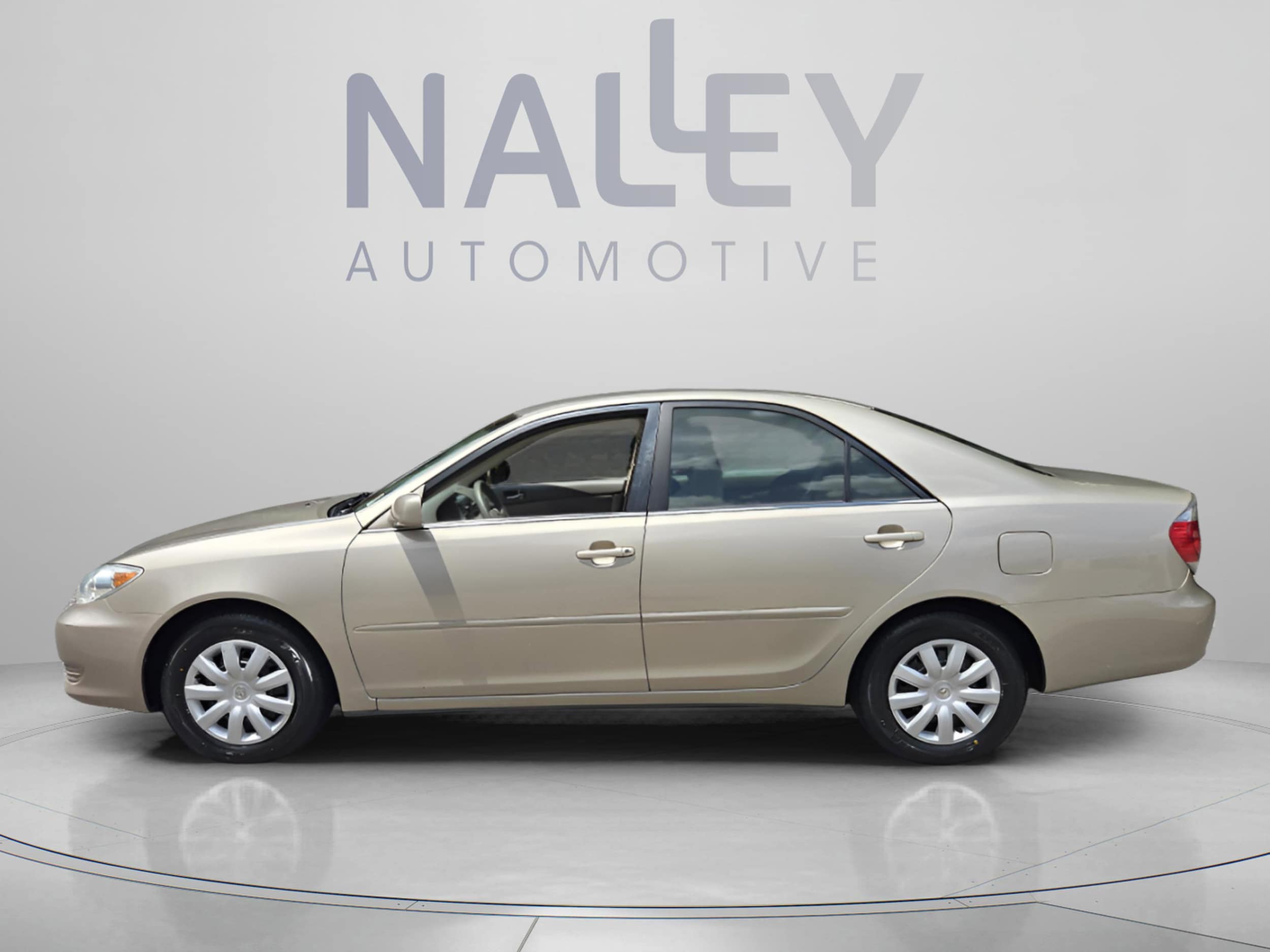 Used 2005 Toyota Camry LE with VIN 4T1BE30K55U091016 for sale in Roswell, GA