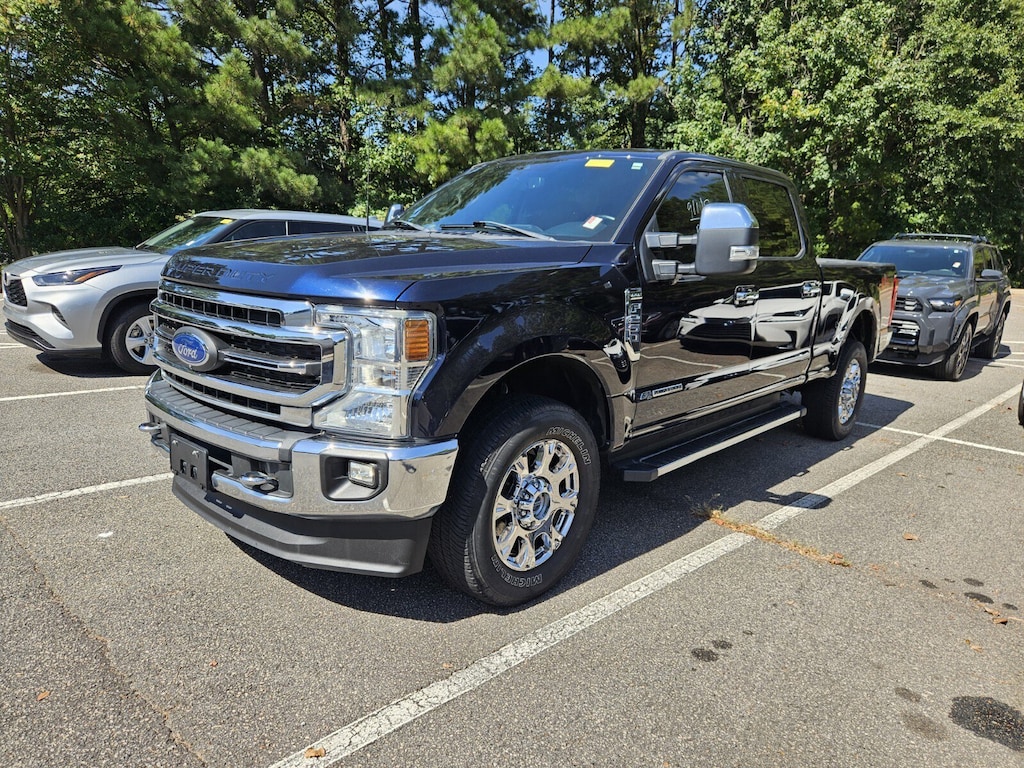 Used 2022 Ford Super Duty F-250 SRW LARIAT Truck Crew Cab
