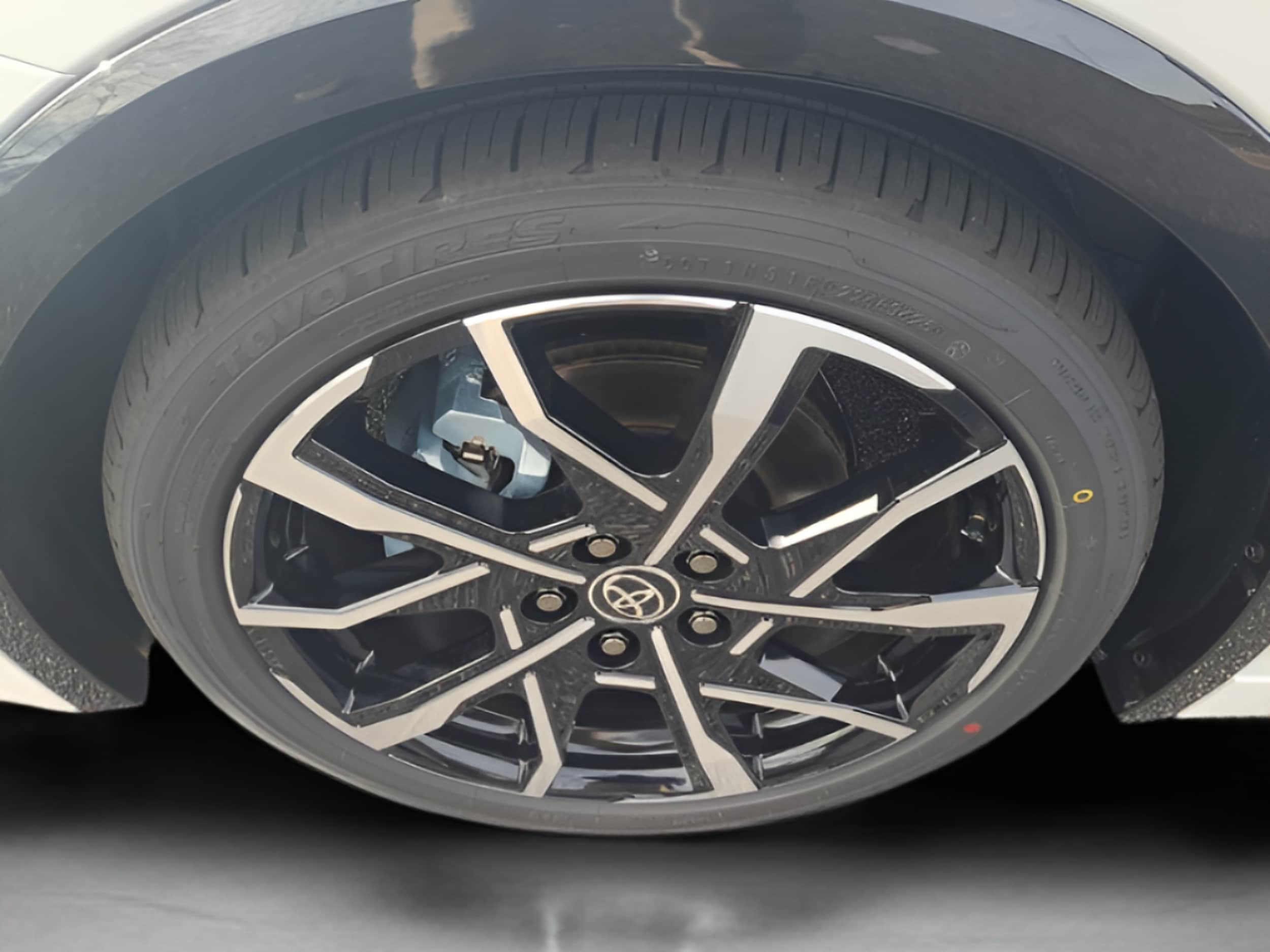2026 Toyota Prius Plug-in Hybrid XSE Premium - Photo 31