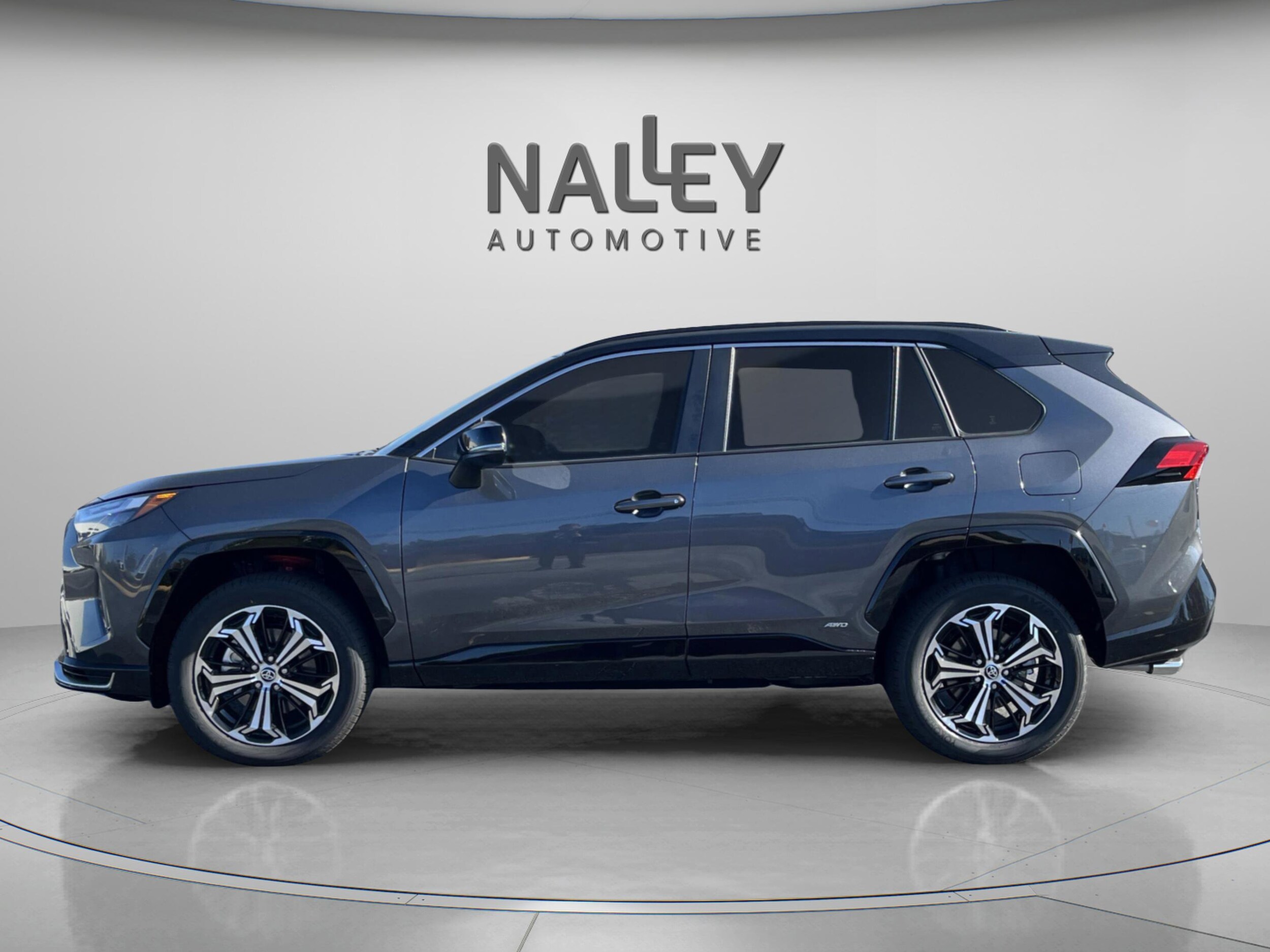 2025 Toyota RAV4 Hybrid XSE photo 2