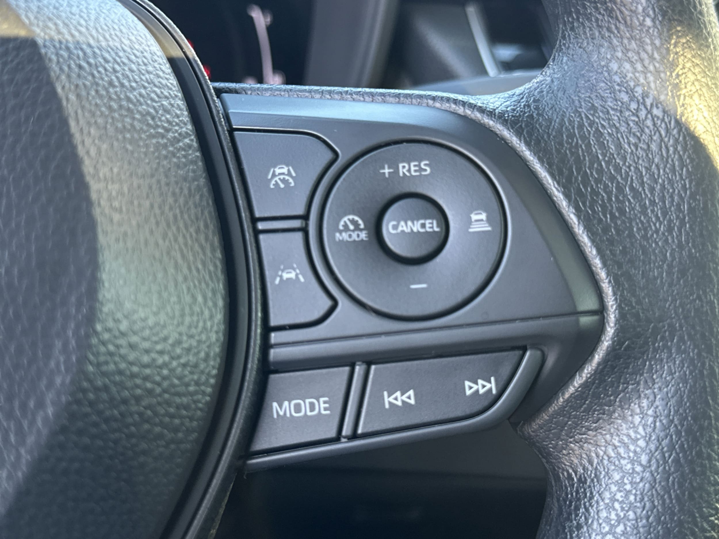 2026 Toyota Corolla LE - Photo 13