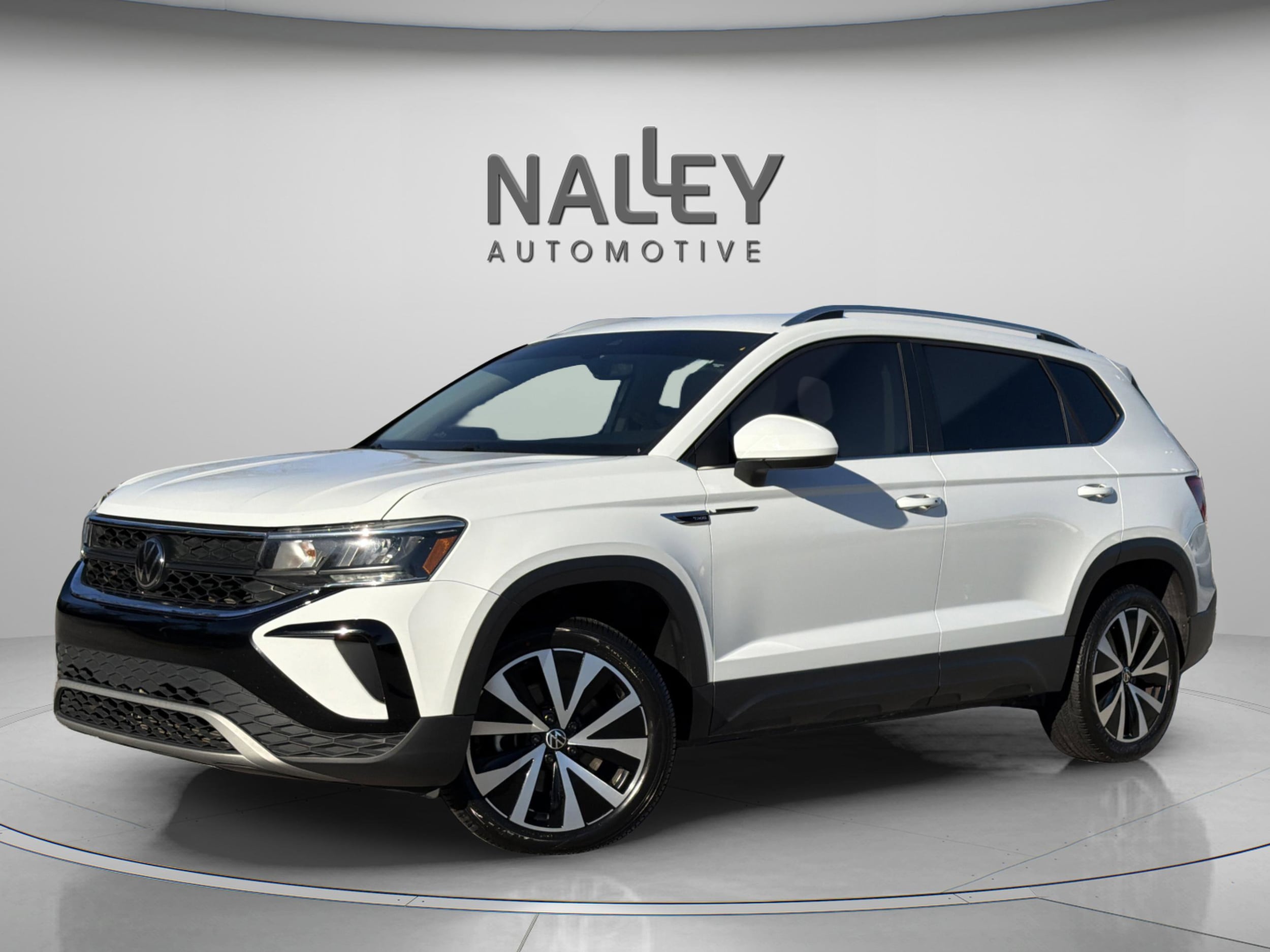 2022 Volkswagen Taos SE's photo