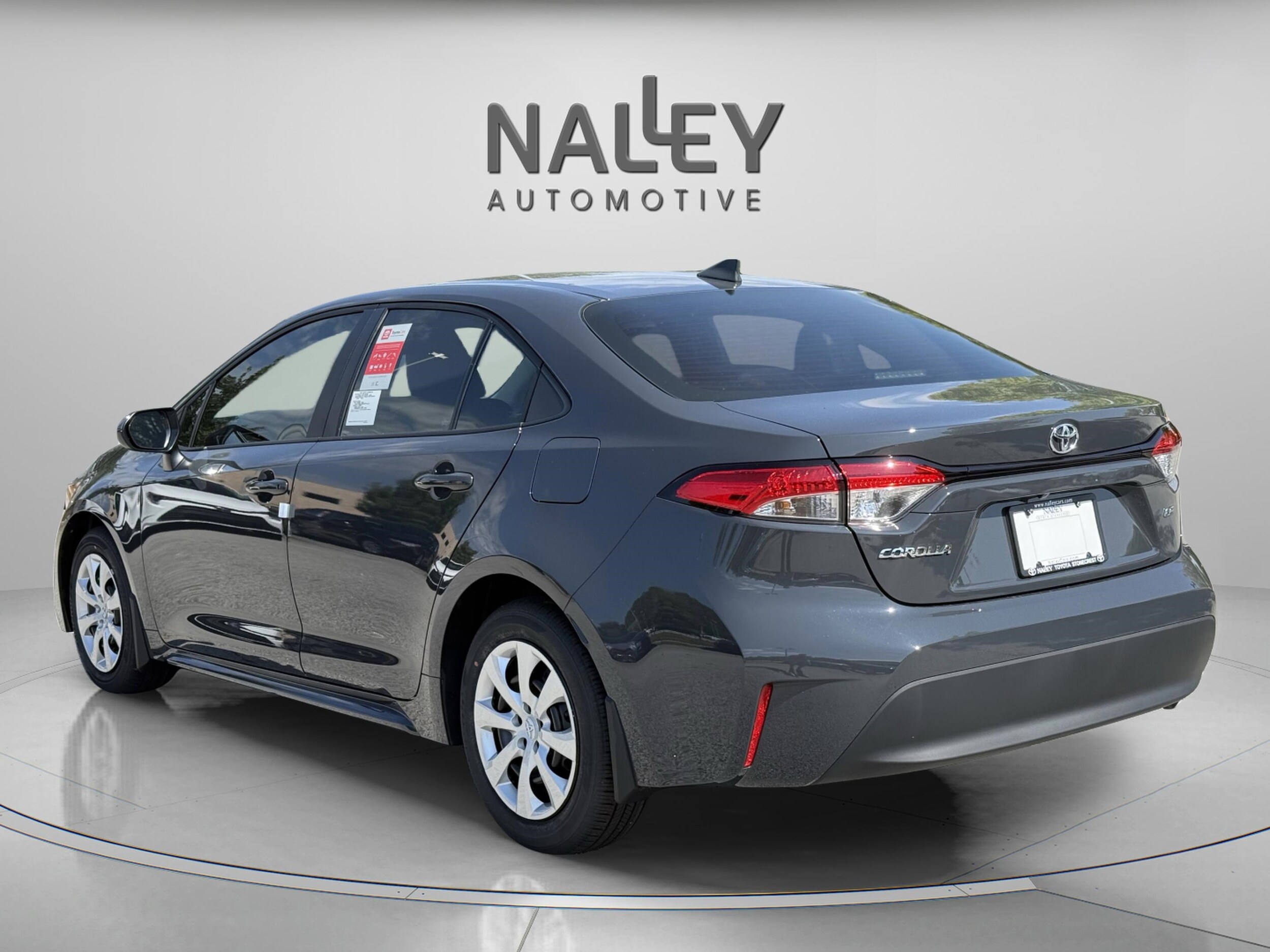 2025 Toyota Corolla LE photo 3