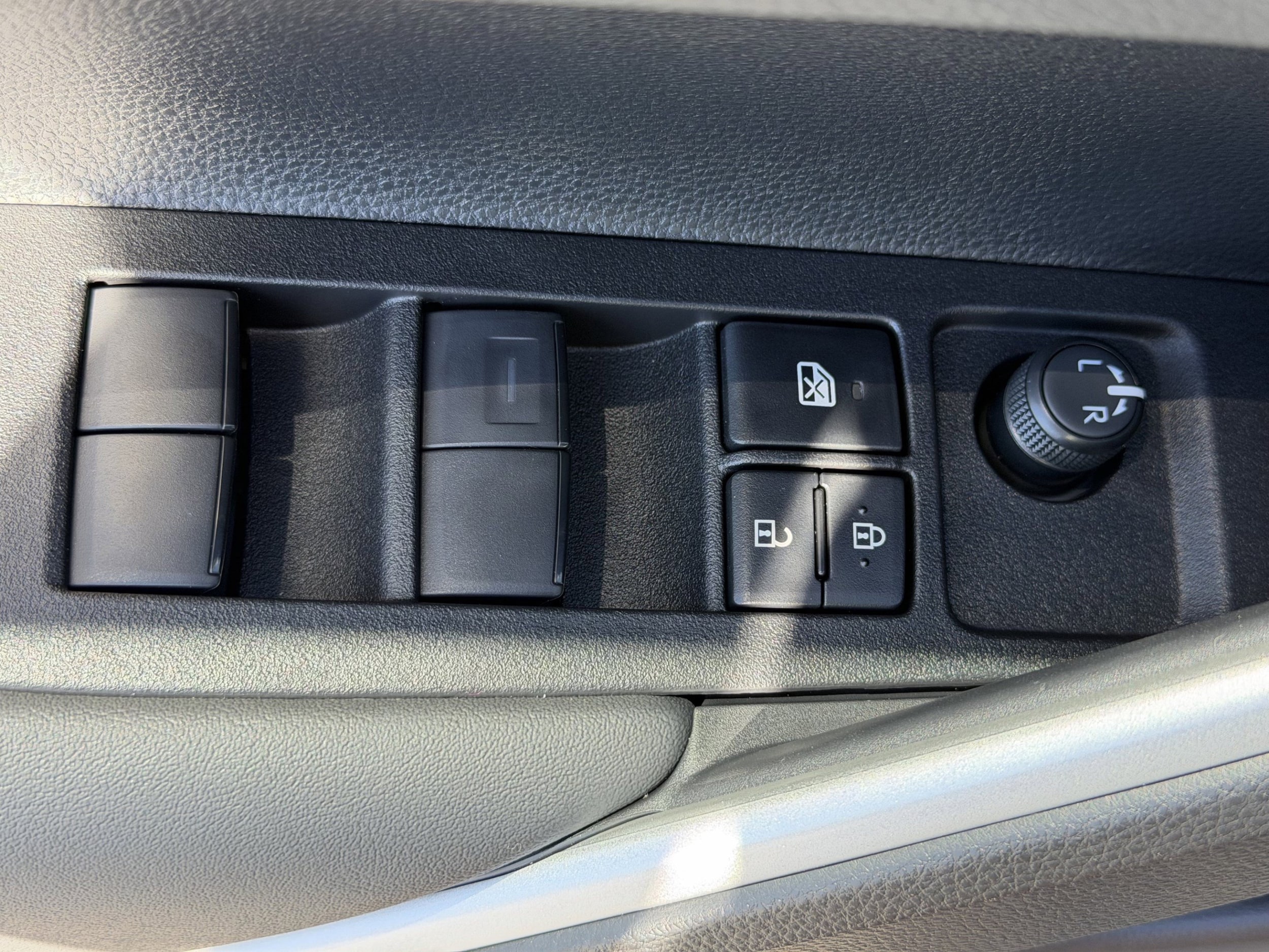 2026 Toyota Corolla Cross XSE - Photo 23
