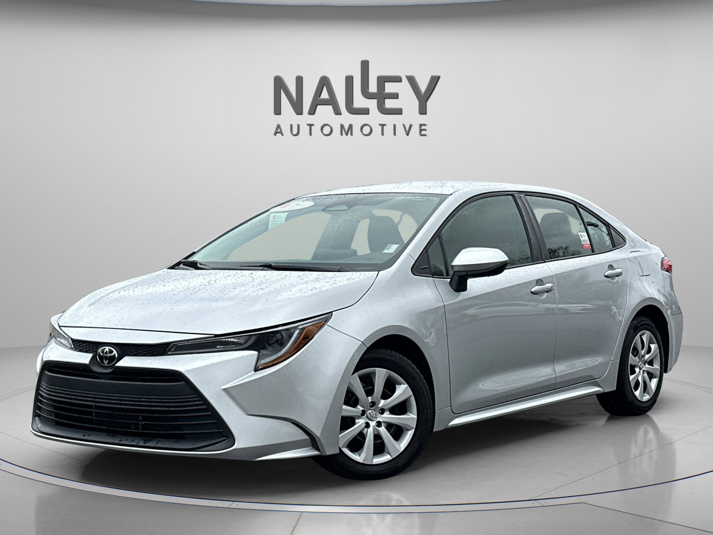 2024 Toyota Corolla LE's photo