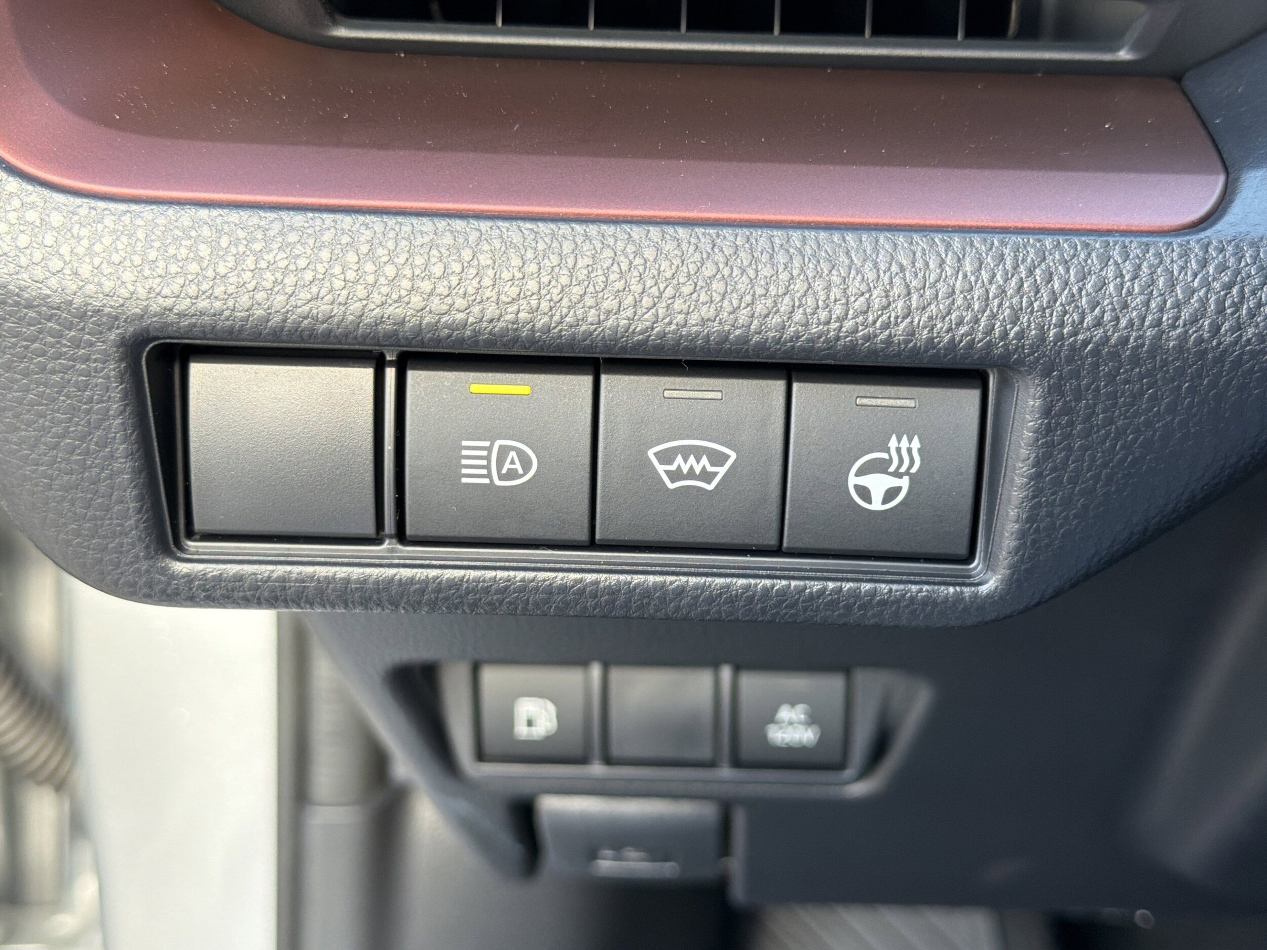 2026 Toyota Prius Plug-in Hybrid SE - Photo 21