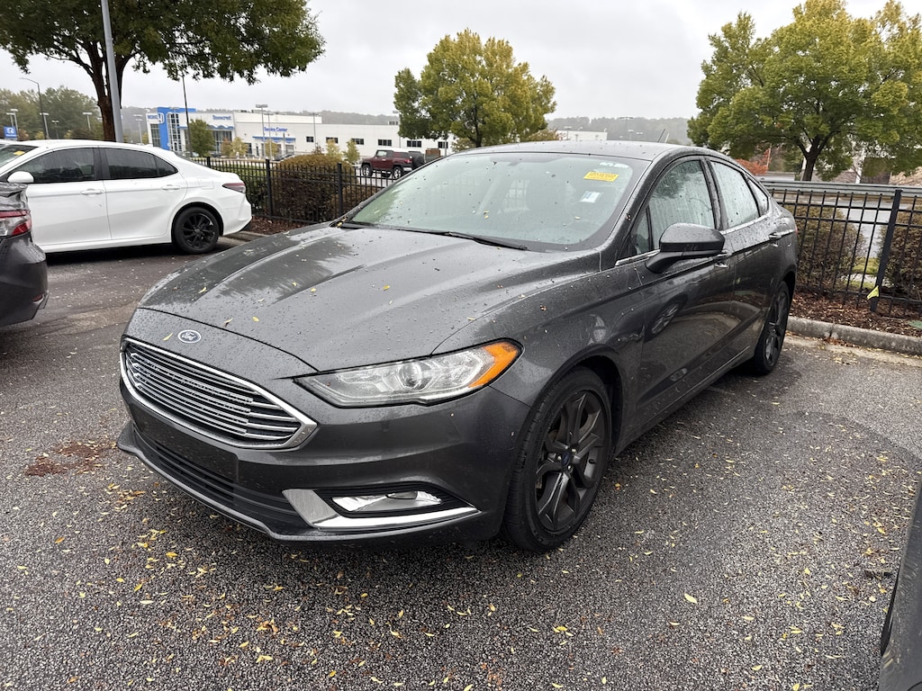 Used 2018 Ford Fusion SE Sedan