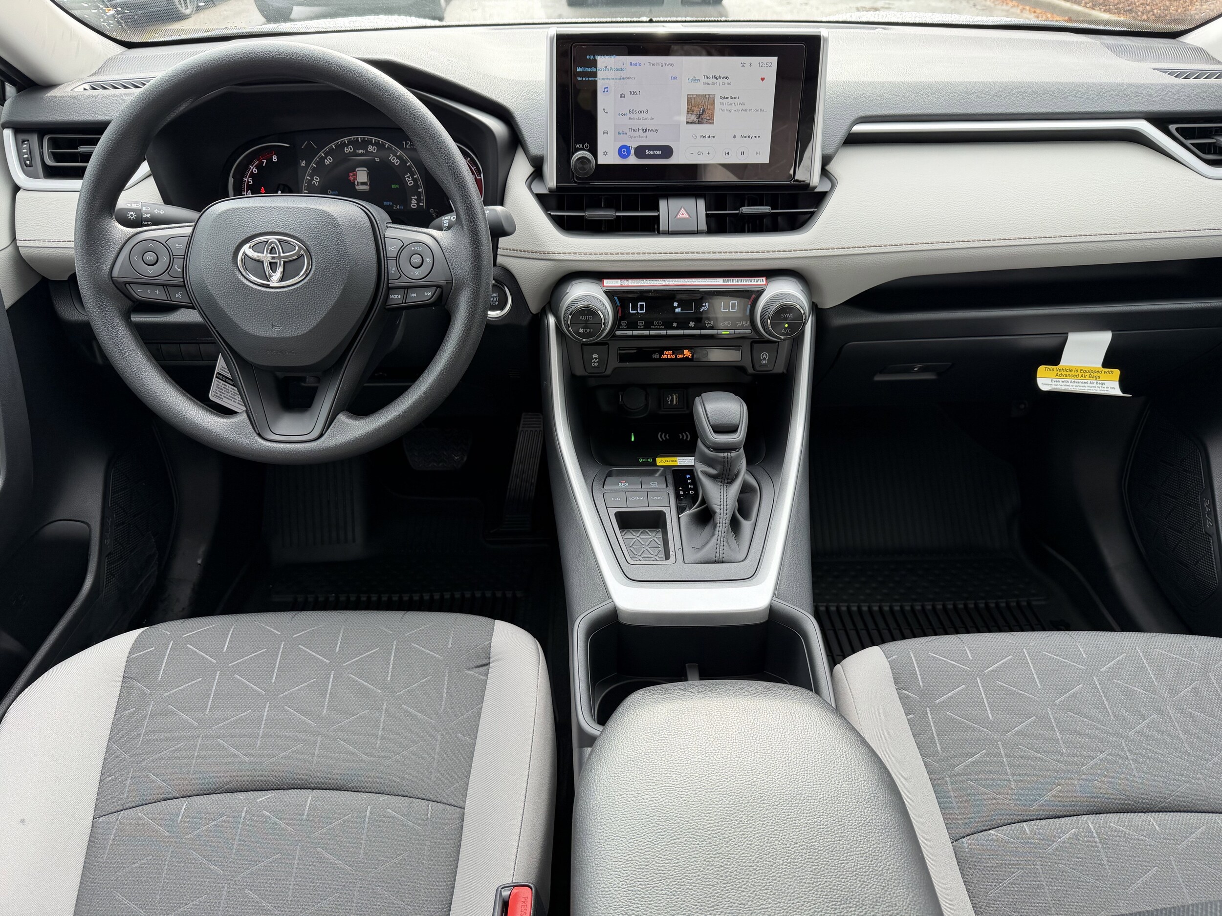 2025 Toyota RAV4 XLE photo 2