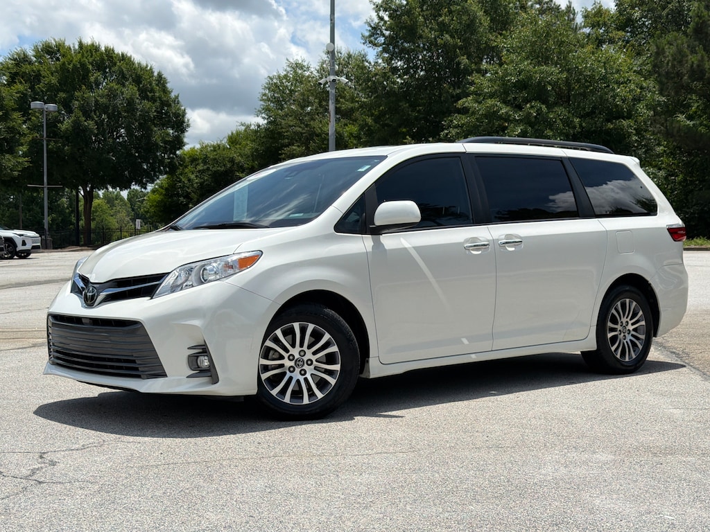 Certified 2020 Toyota Sienna XLE Auto Access Seat Van