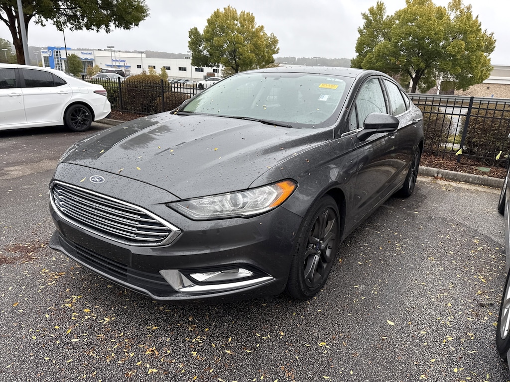 Used 2018 Ford Fusion SE Sedan