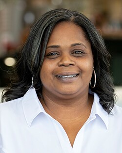 Staff member Teaka Smith from ID_2fc6c8f8678d