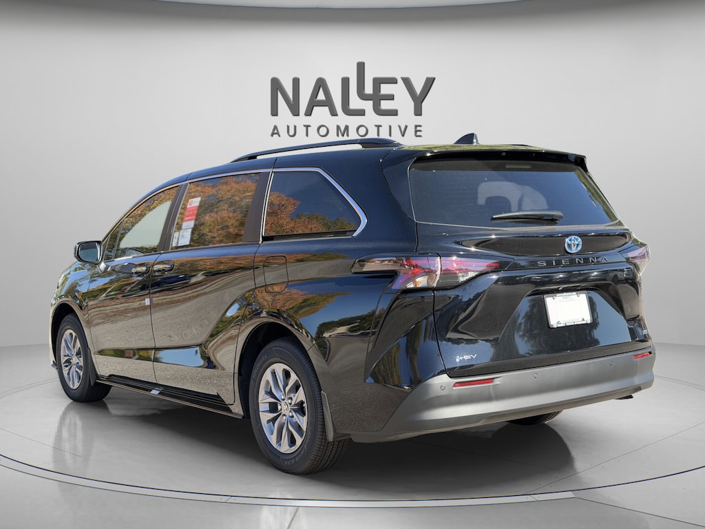 Used 2025 Toyota Sienna XLE Van Passenger Van