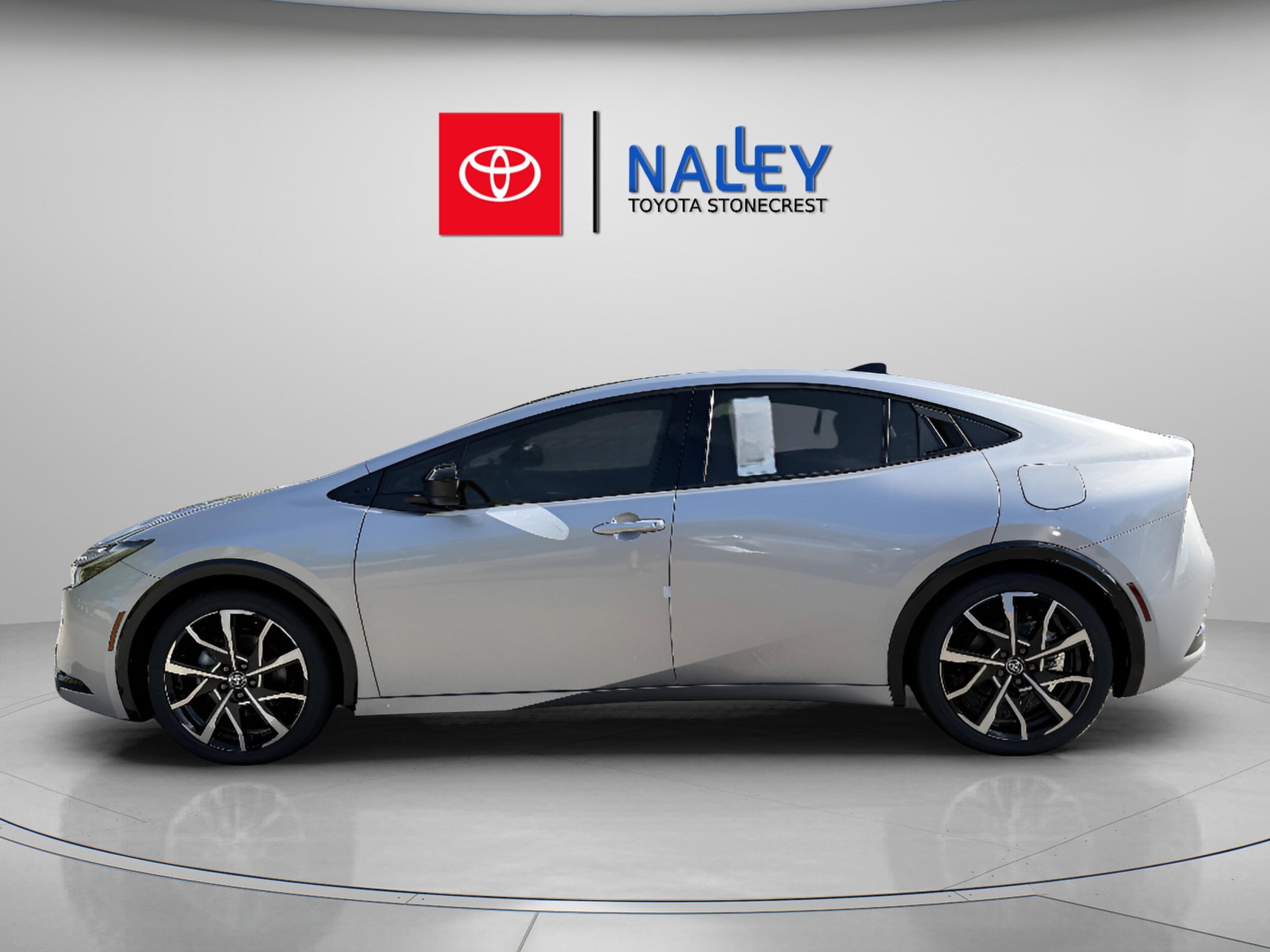 2026 Toyota Prius Plug-in Hybrid XSE photo 2