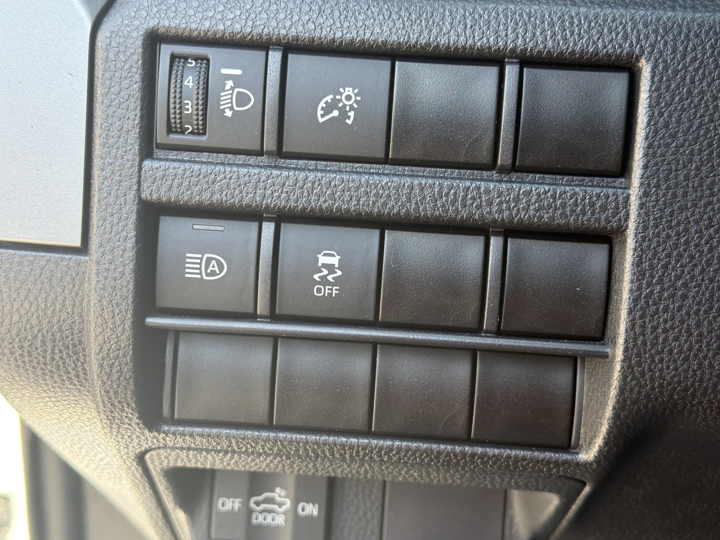 2024 Toyota Tacoma SR5 - Photo 15