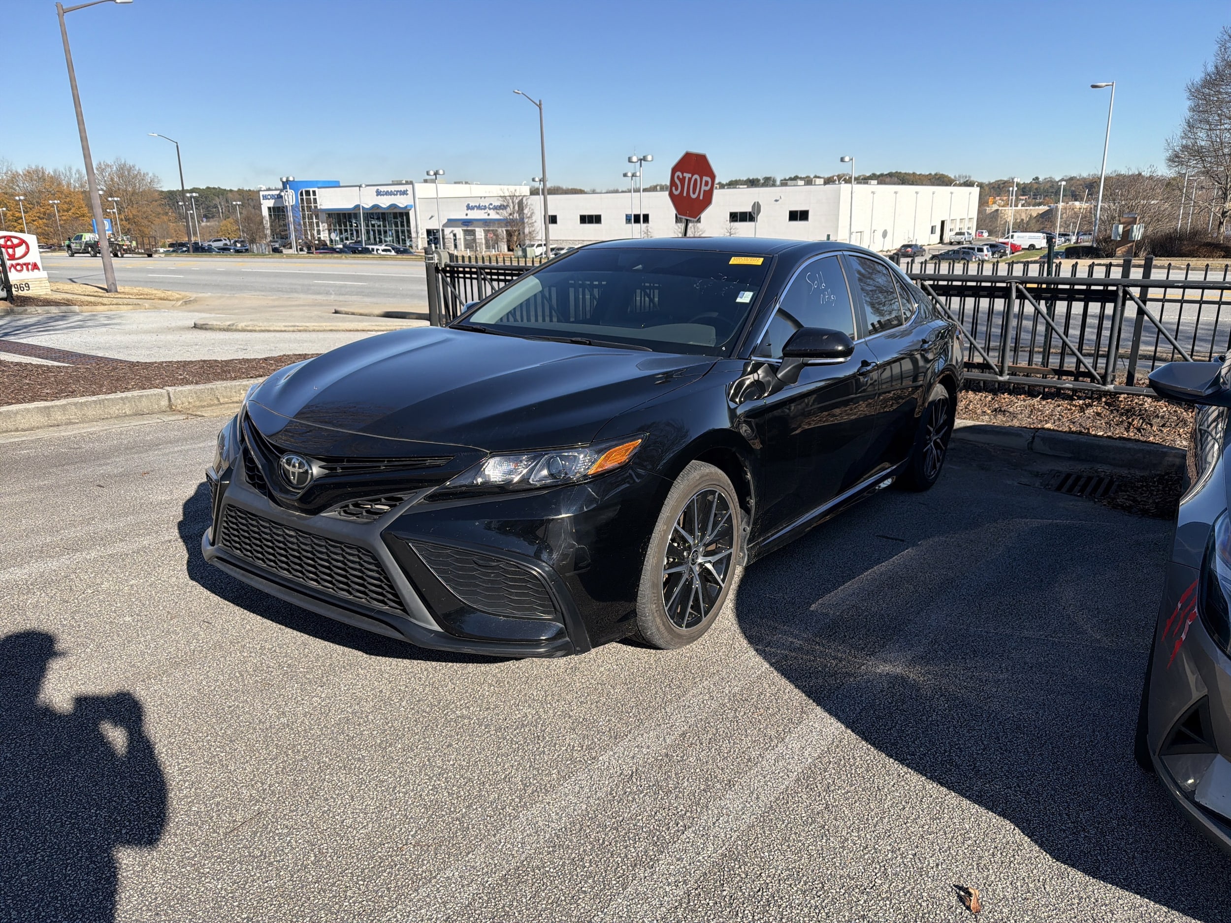 2023 Toyota Camry SE's photo
