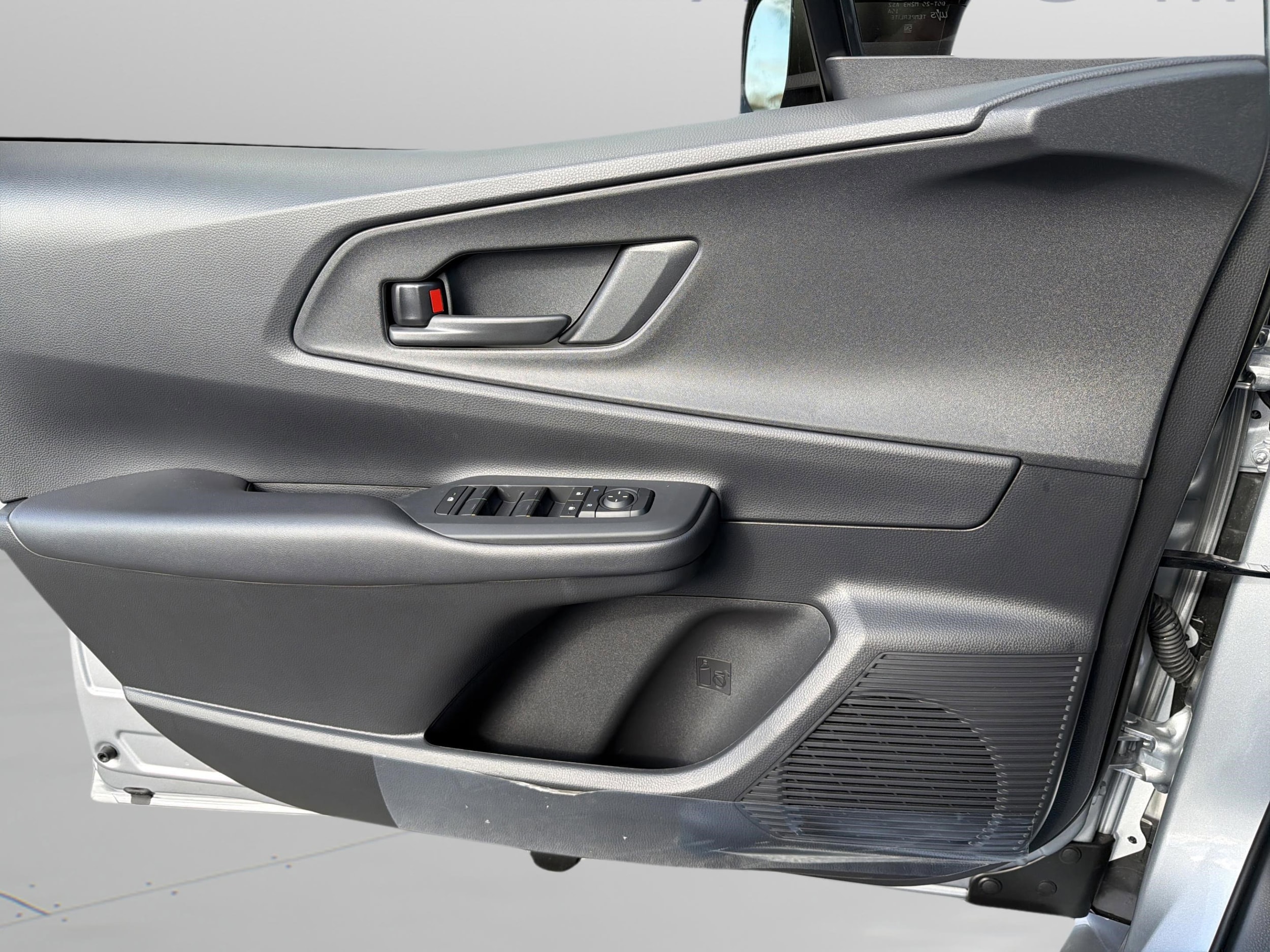 2026 Toyota Prius Plug-in Hybrid SE - Photo 23