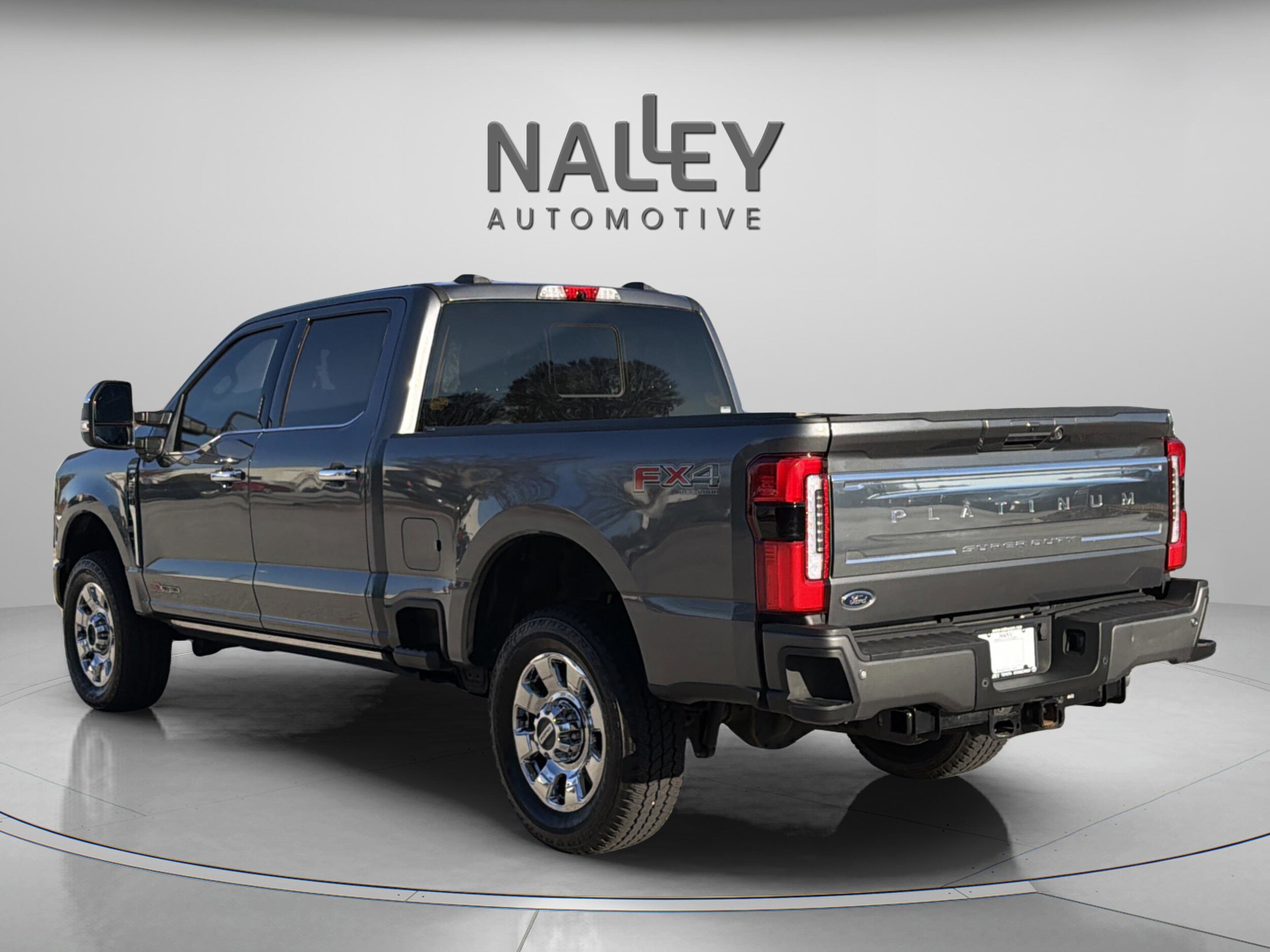 2023 Ford F-350 Platinum photo 3