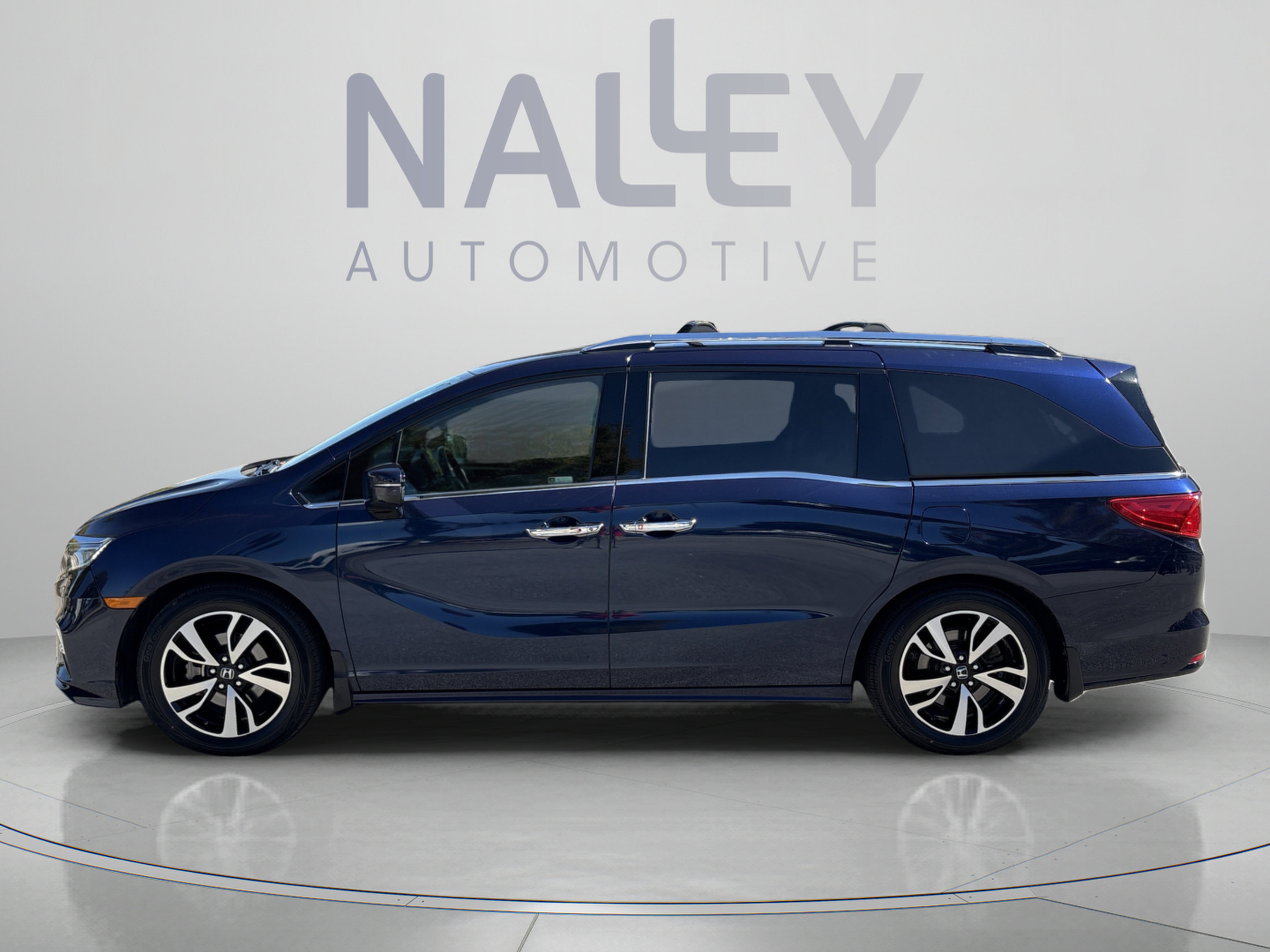 Used 2018 Honda Odyssey Elite with VIN 5FNRL6H96JB063126 for sale in Stonecrest, GA