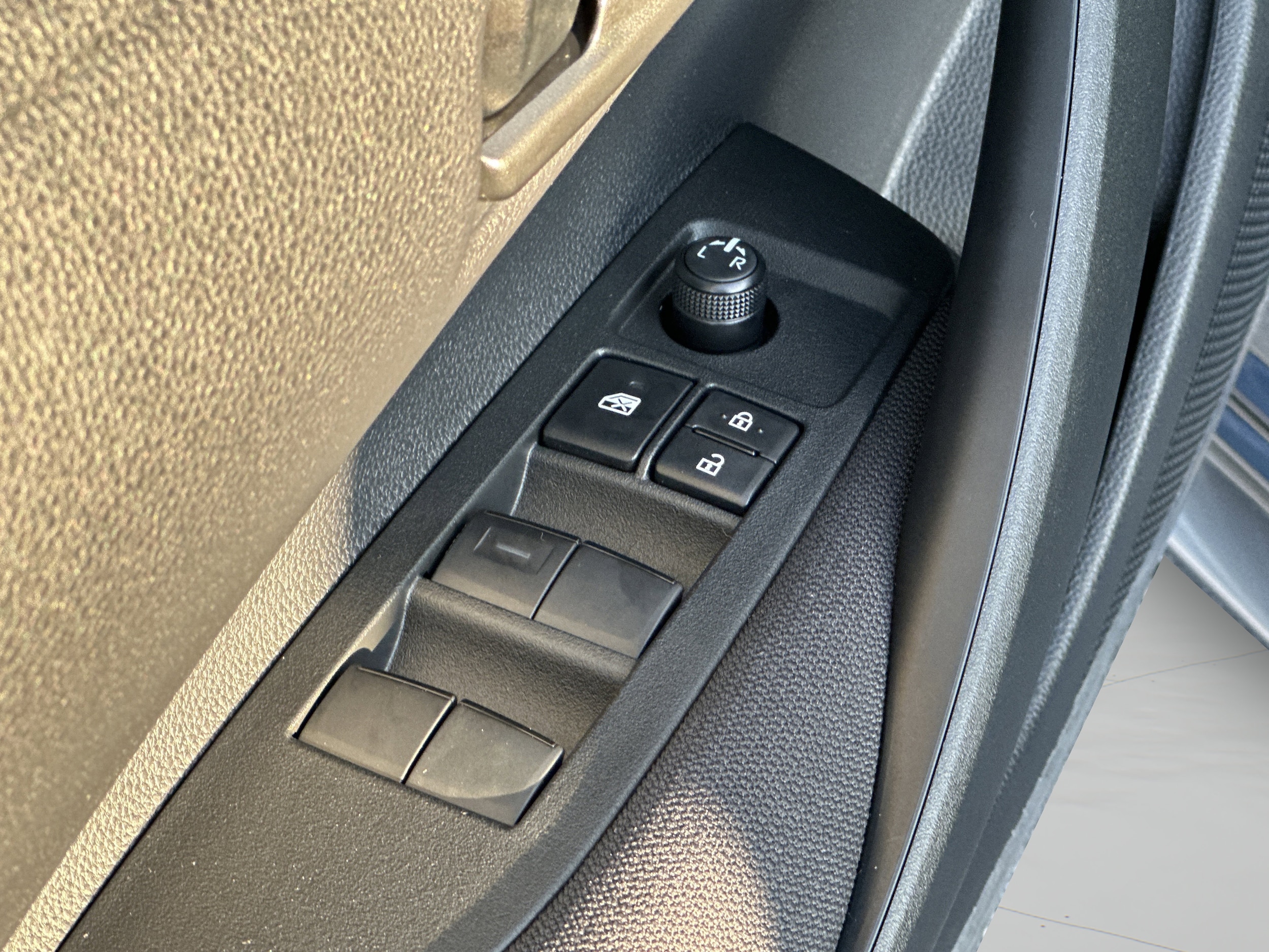 2026 Toyota Corolla LE - Photo 27