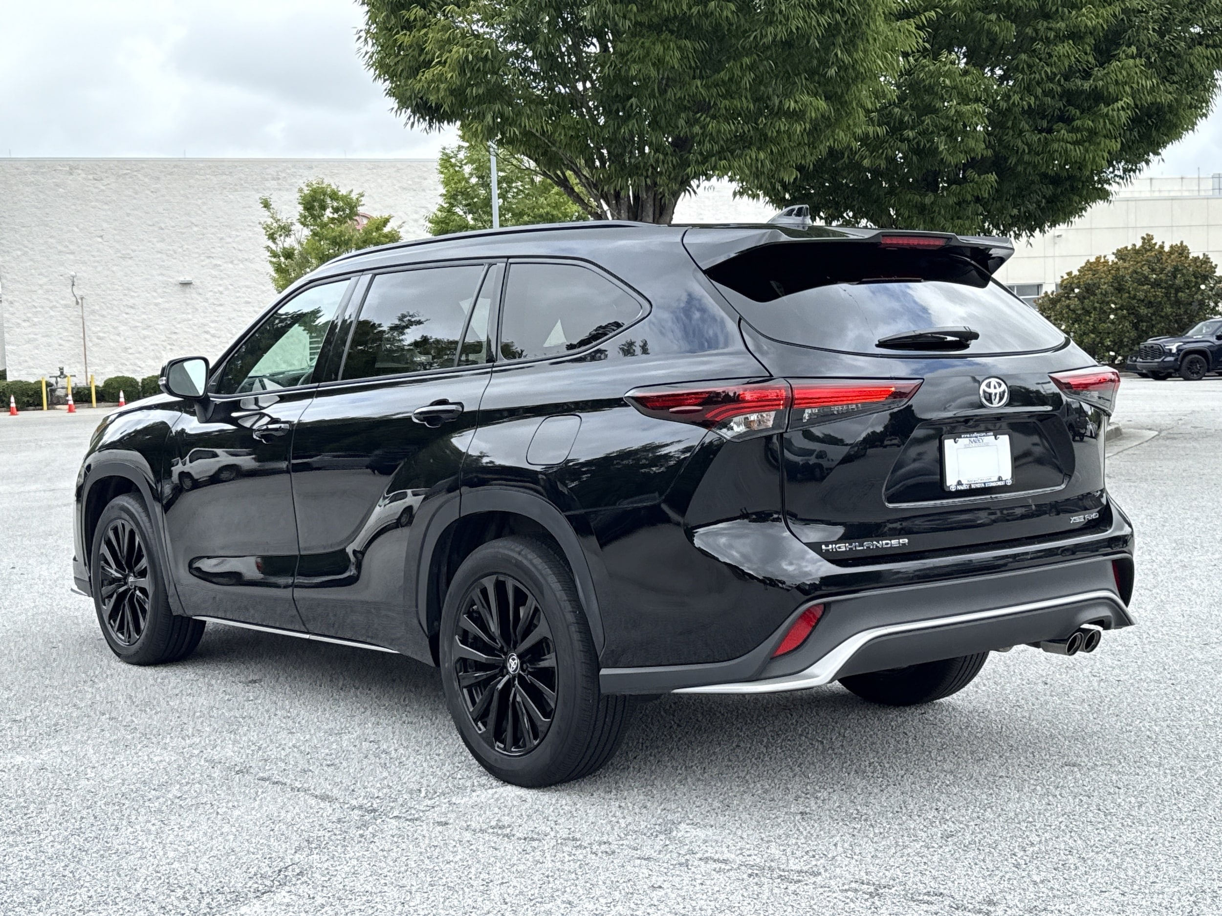 2025 Toyota Highlander XSE - Photo 28