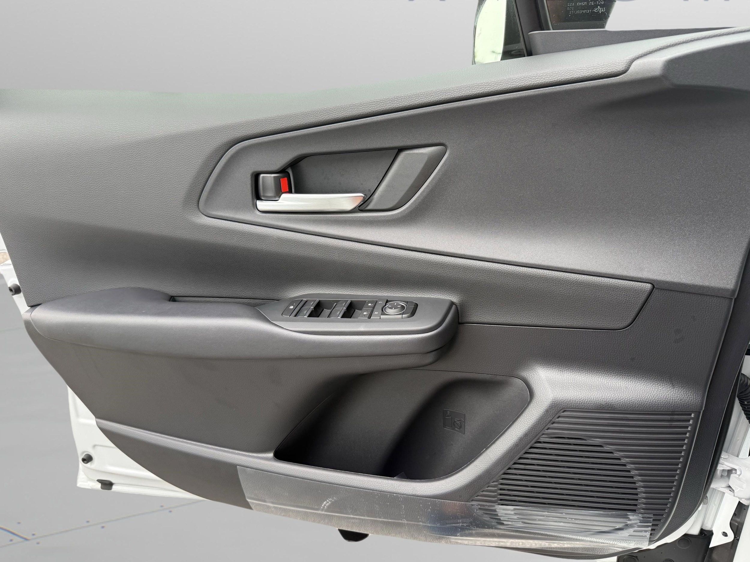 2025 Toyota Prius XSE - Photo 25
