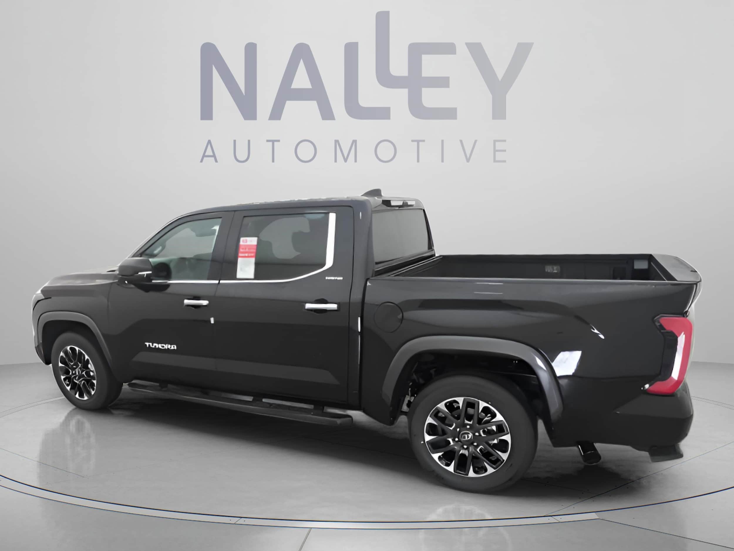 2026 Toyota Tundra Limited - Photo 9