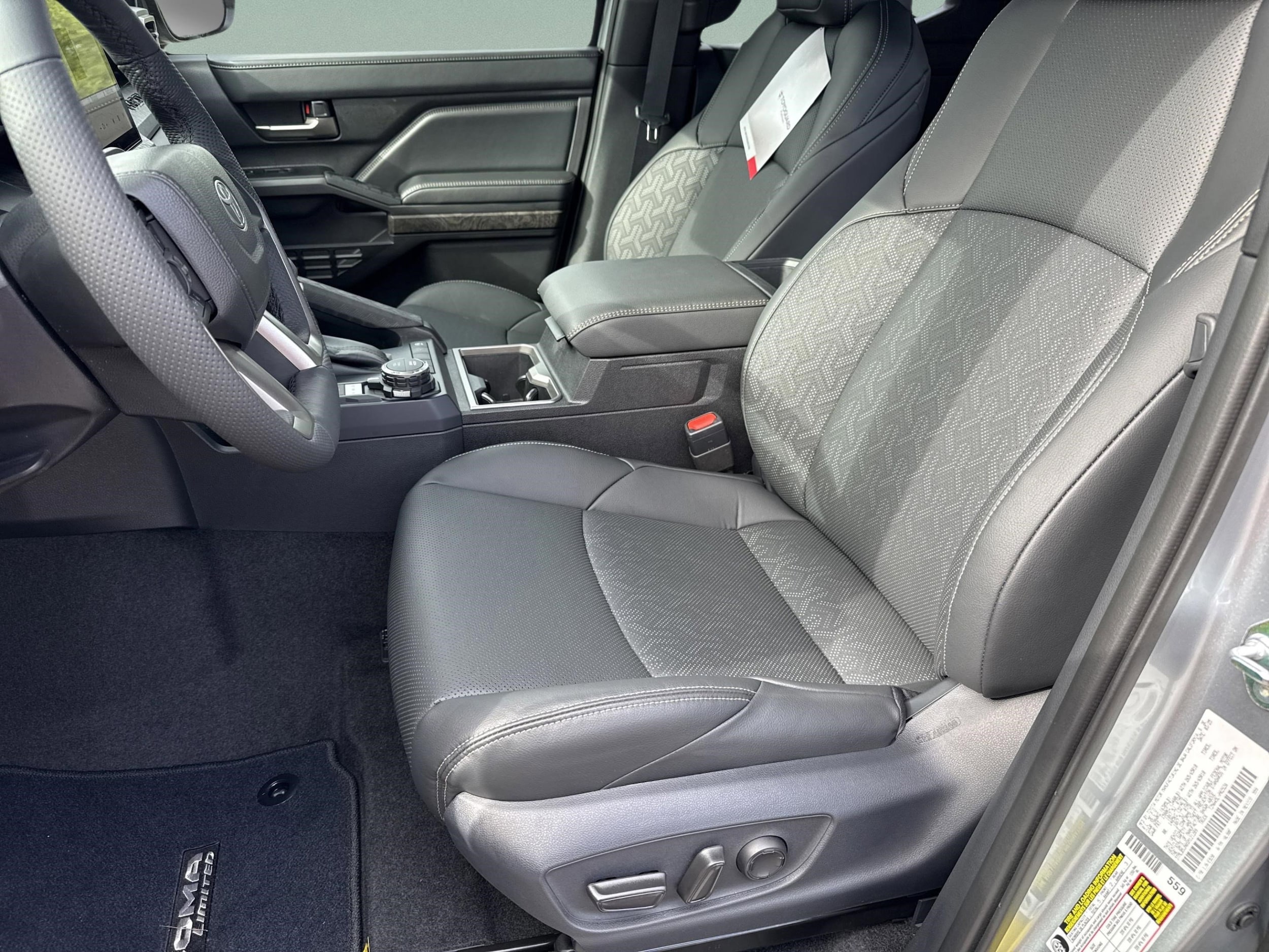 2025 Toyota Tacoma Limited - Photo 30