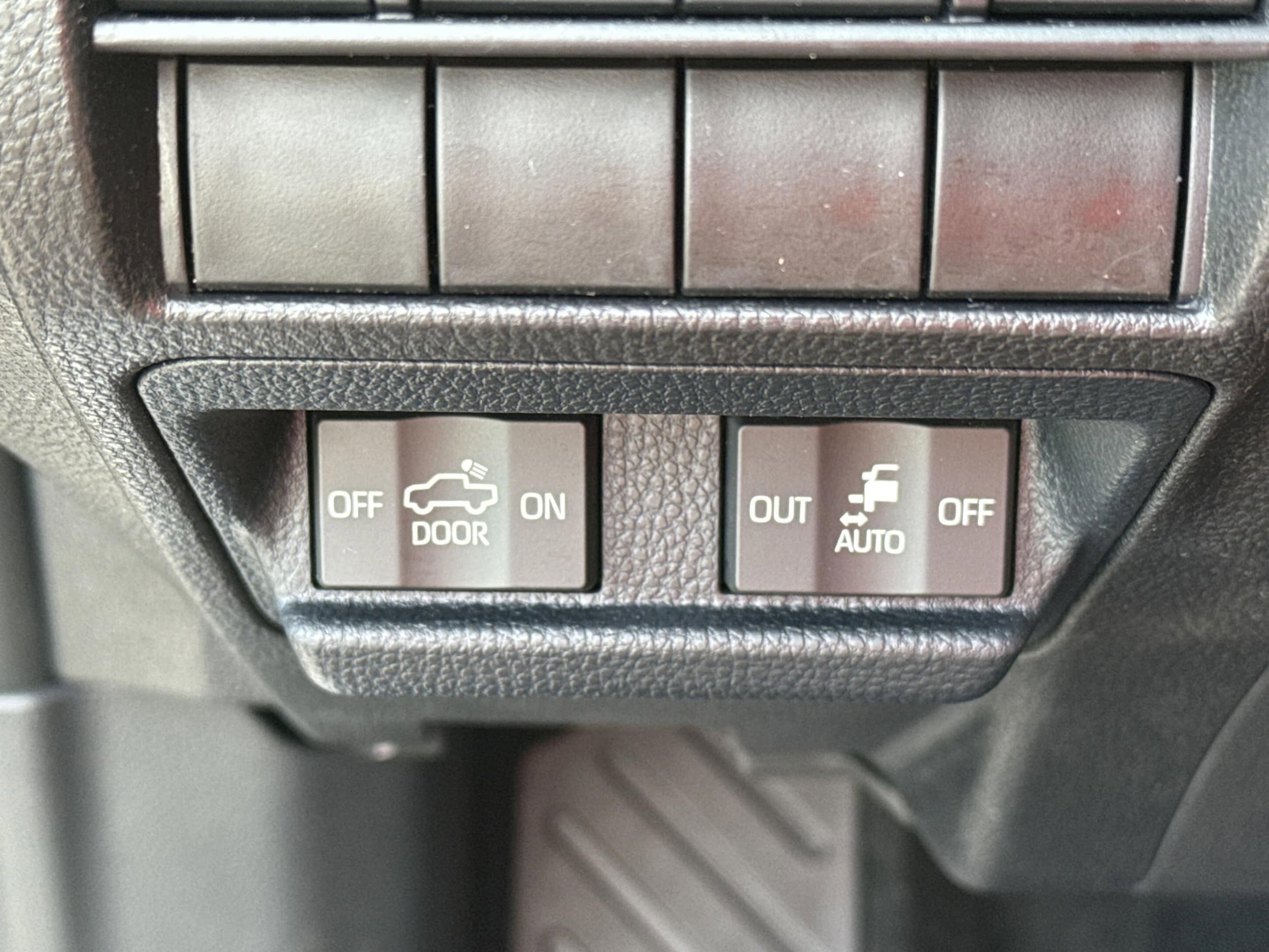 2025 Toyota Tacoma Limited - Photo 27