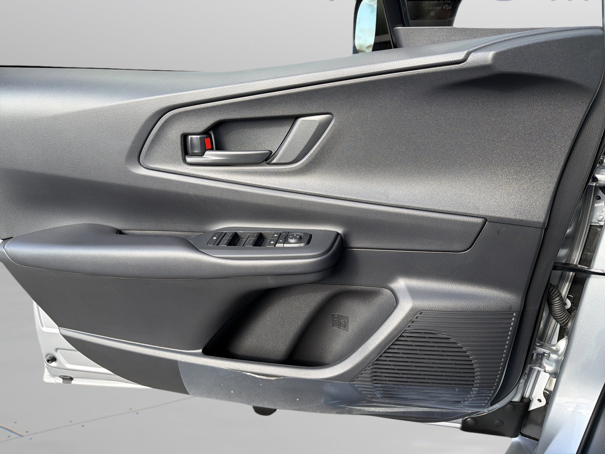 2026 Toyota Prius Plug-in Hybrid SE - Photo 23