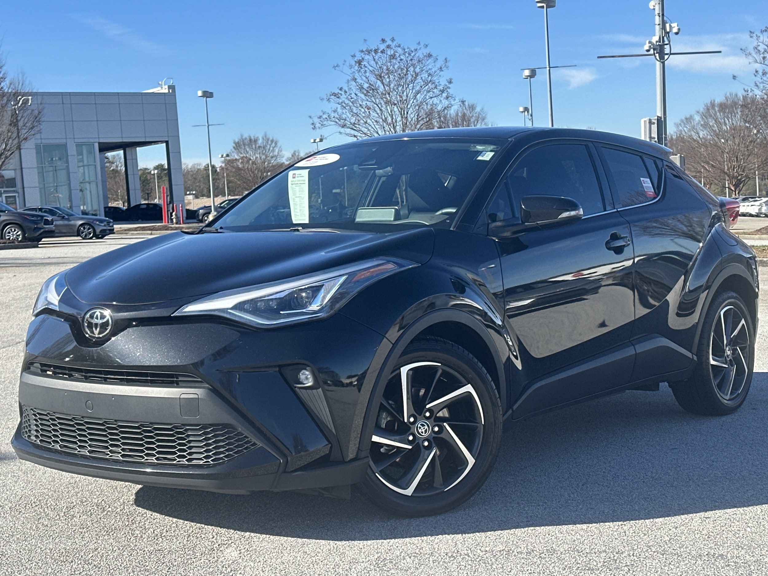 2022 Toyota C-HR Limited's photo