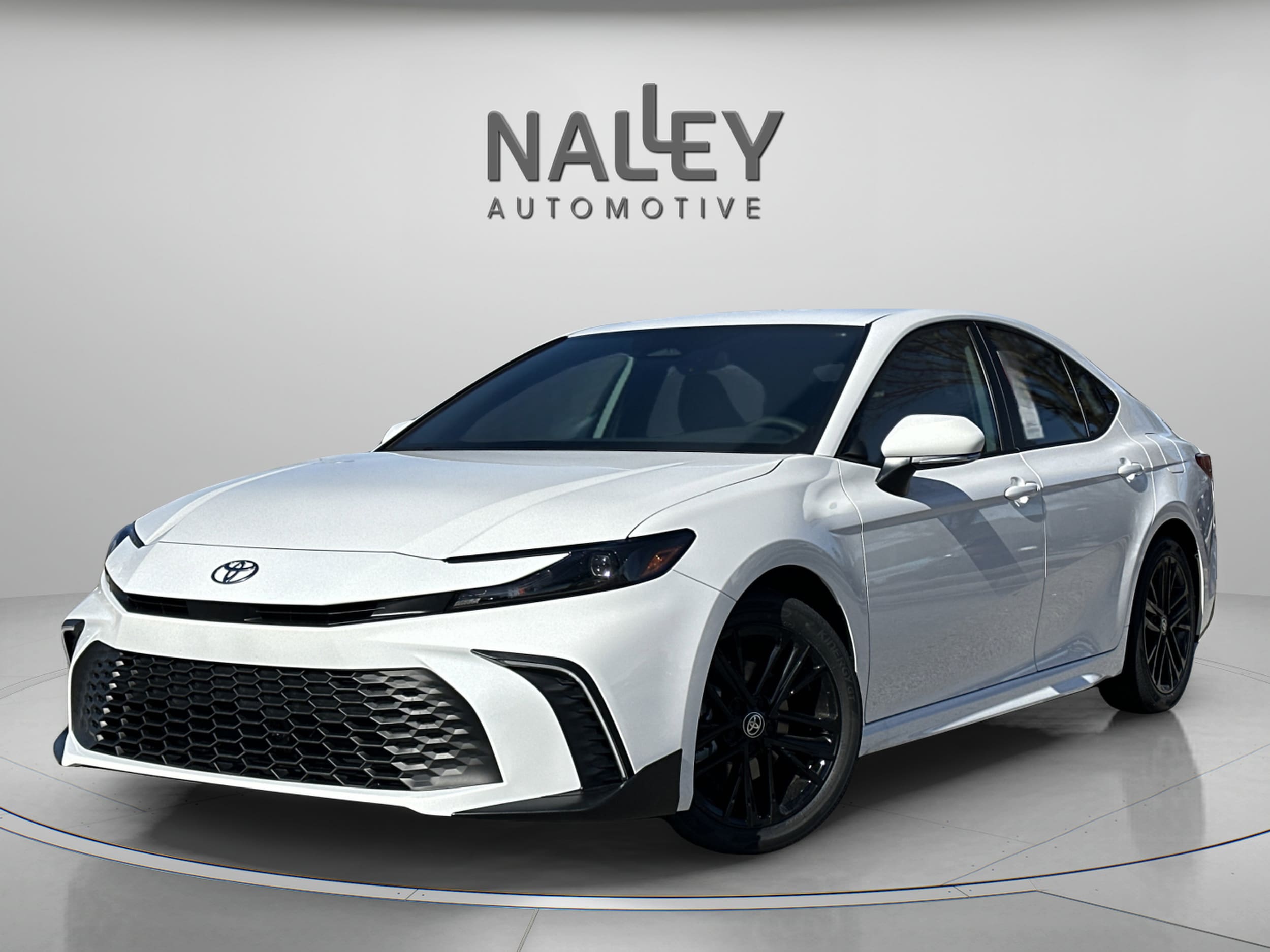 2026 Toyota Camry SE Hybrid's photo