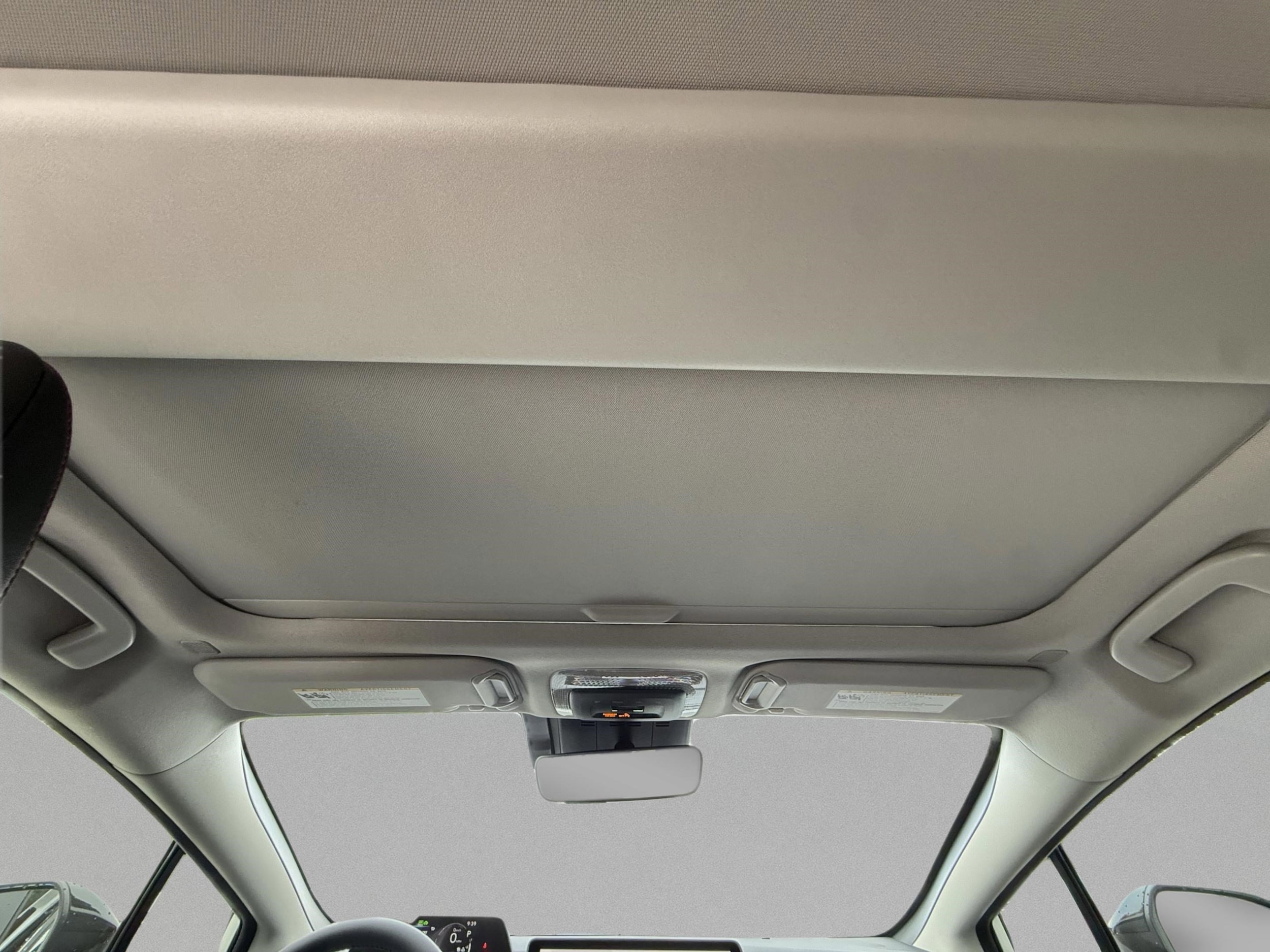 2025 Toyota Prius XSE - Photo 7