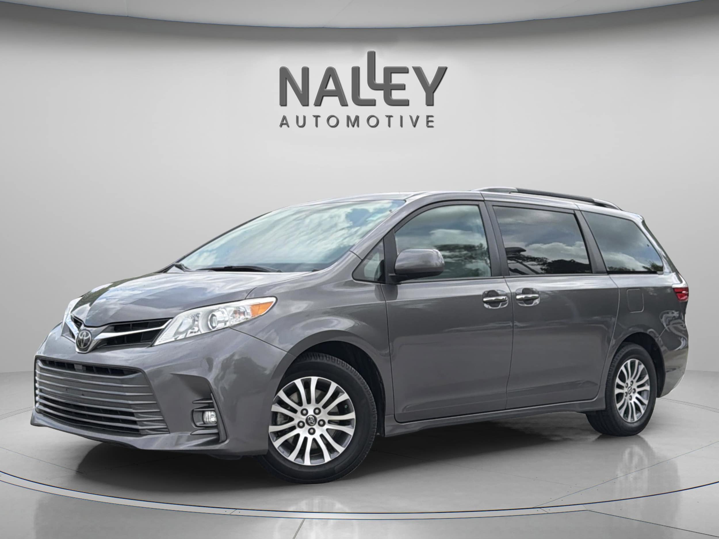 2018 Toyota Sienna XLE