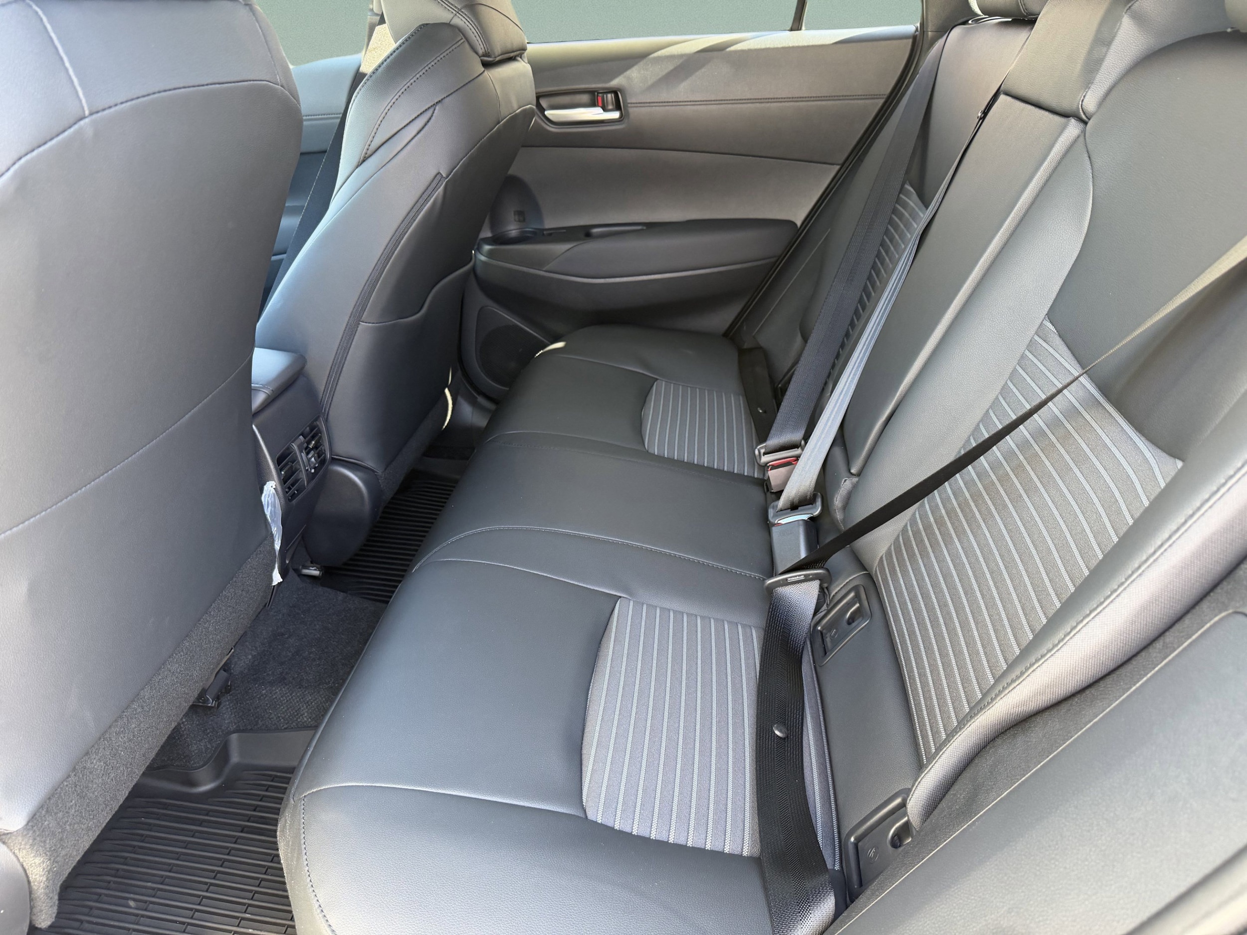 2026 Toyota Corolla Cross XSE - Photo 27
