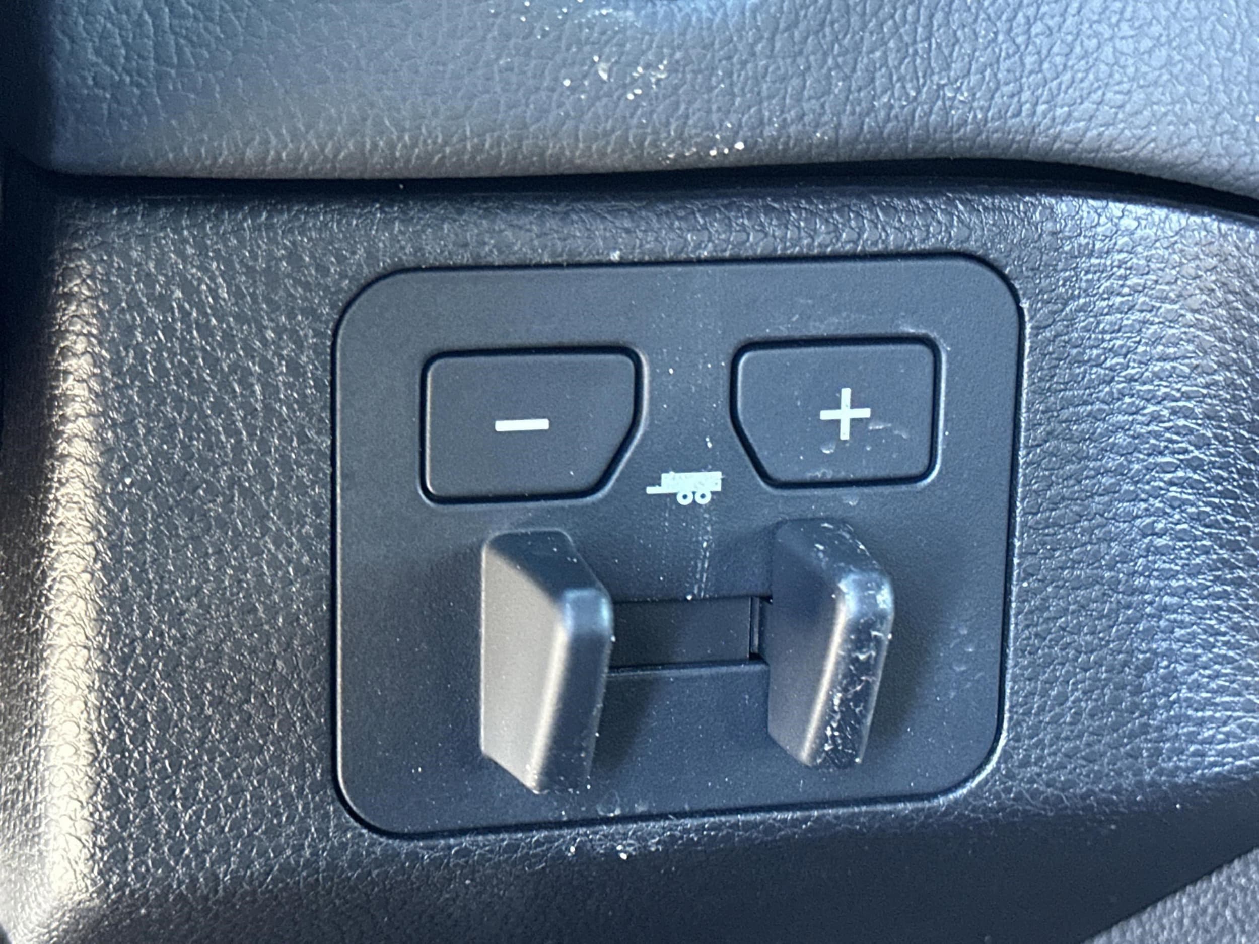 2026 Toyota Tundra Limited - Photo 12