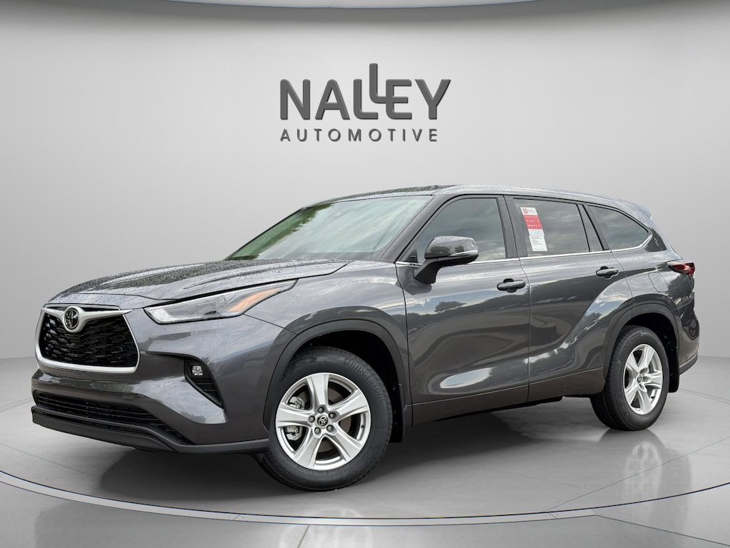 Used 2025 Toyota Highlander LE SUV