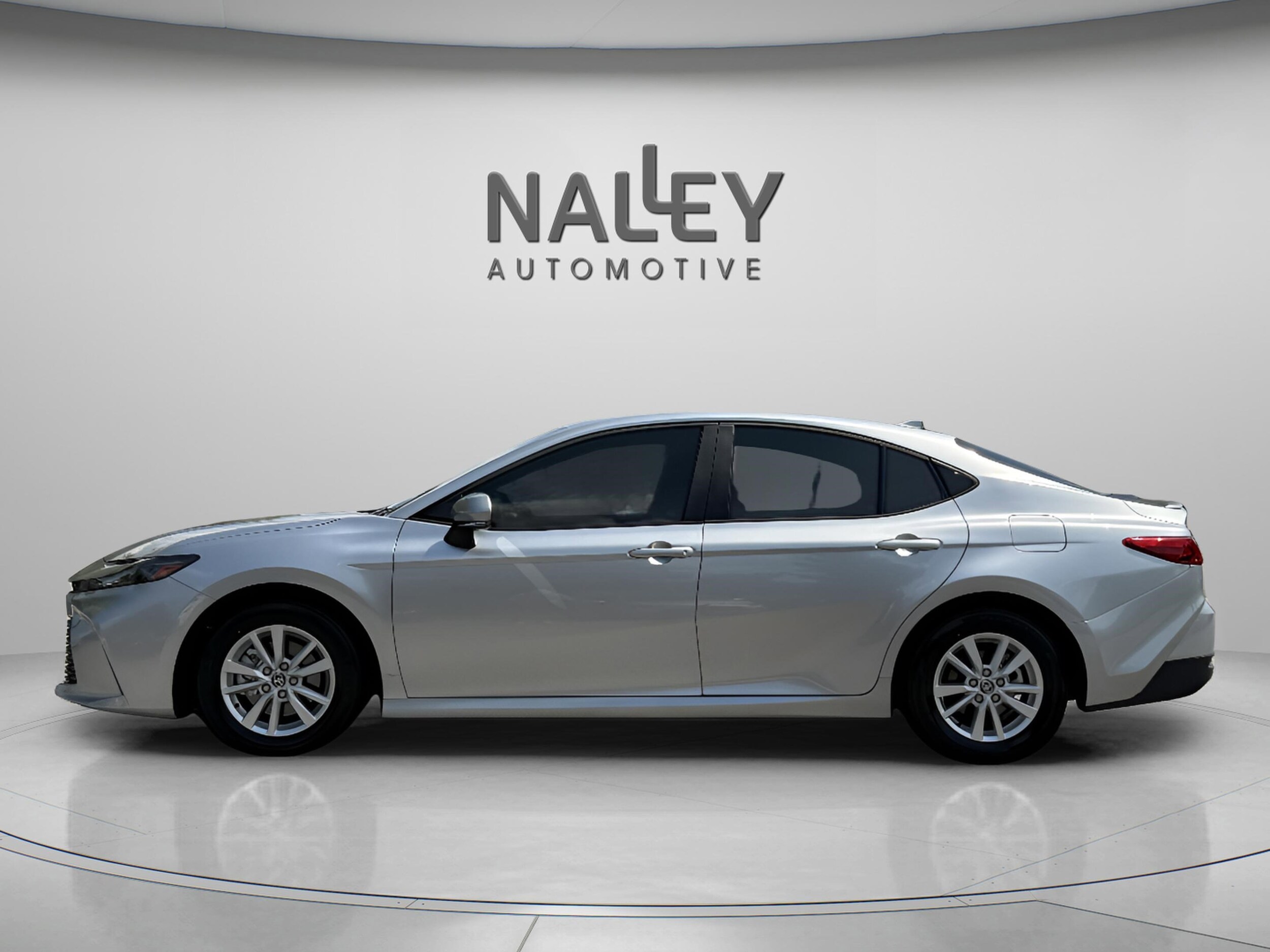 2025 Toyota Camry LE photo 2