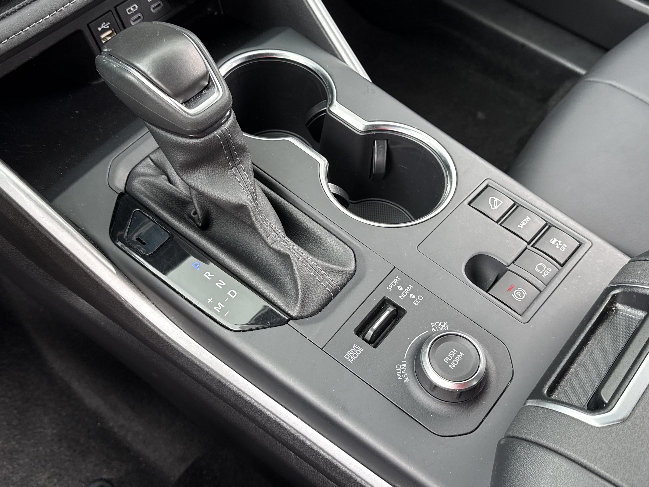 2025 Toyota Highlander XSE - Photo 10