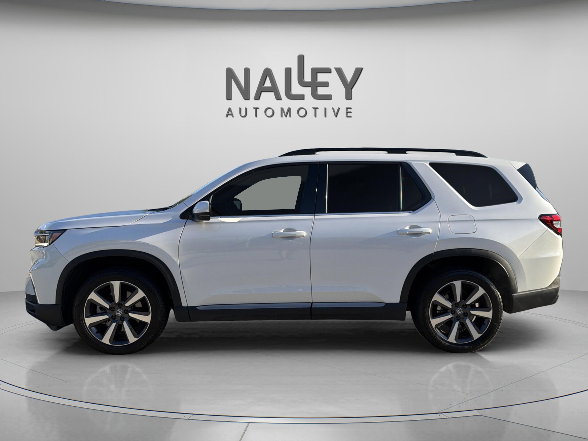 2024 Honda Pilot Touring photo 2