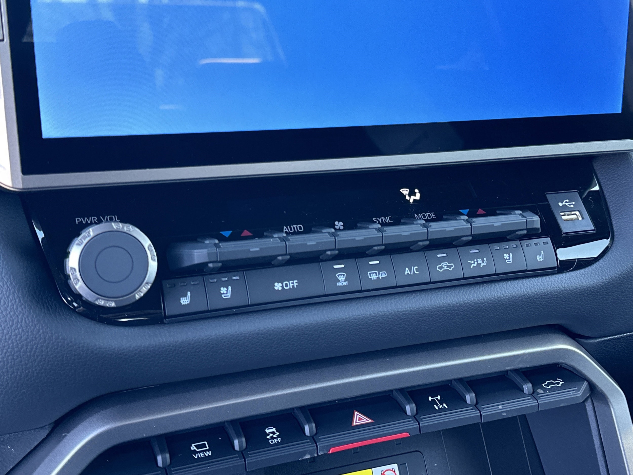 2026 Toyota Tundra Limited - Photo 13