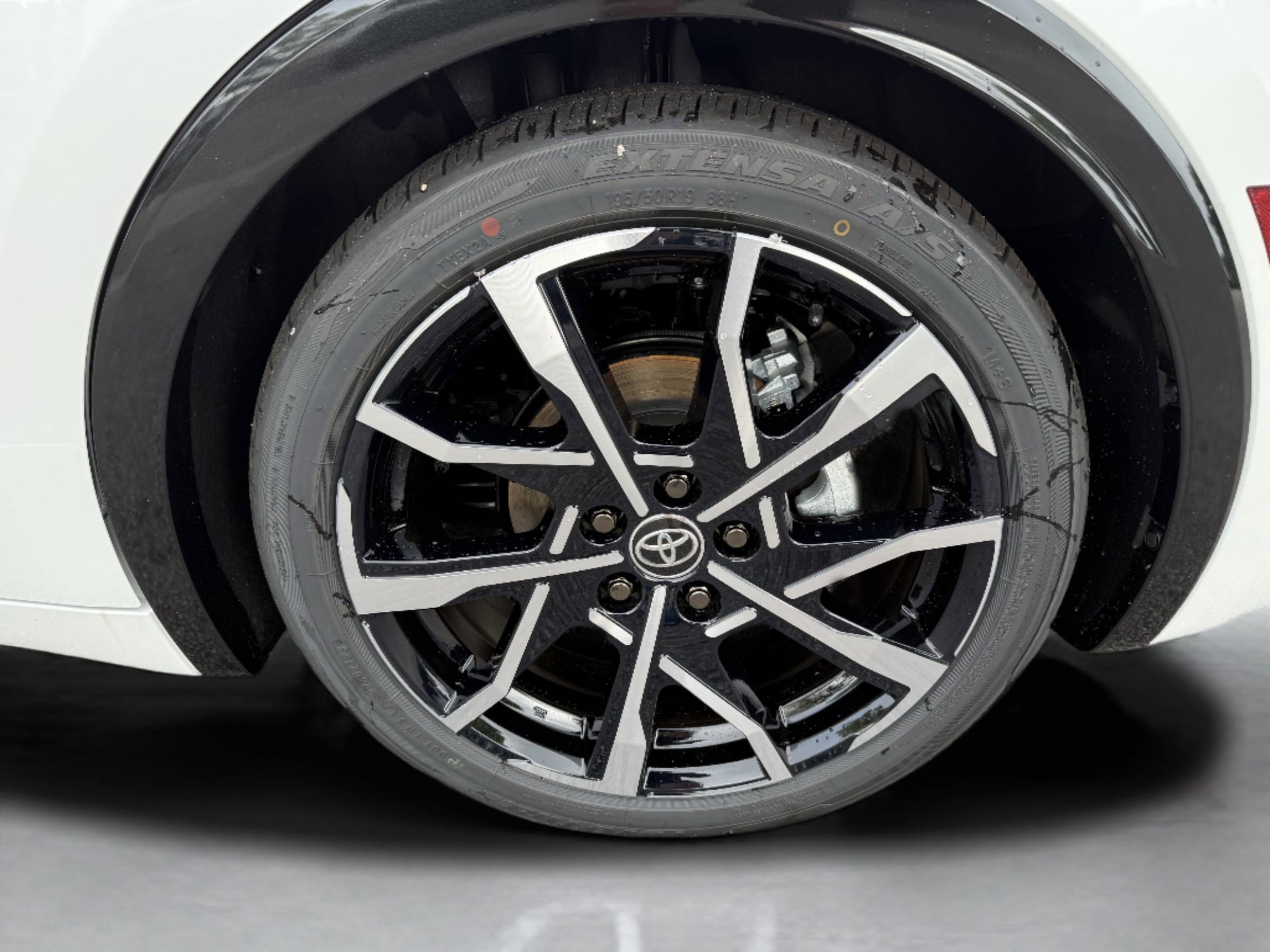 2025 Toyota Prius XSE - Photo 30