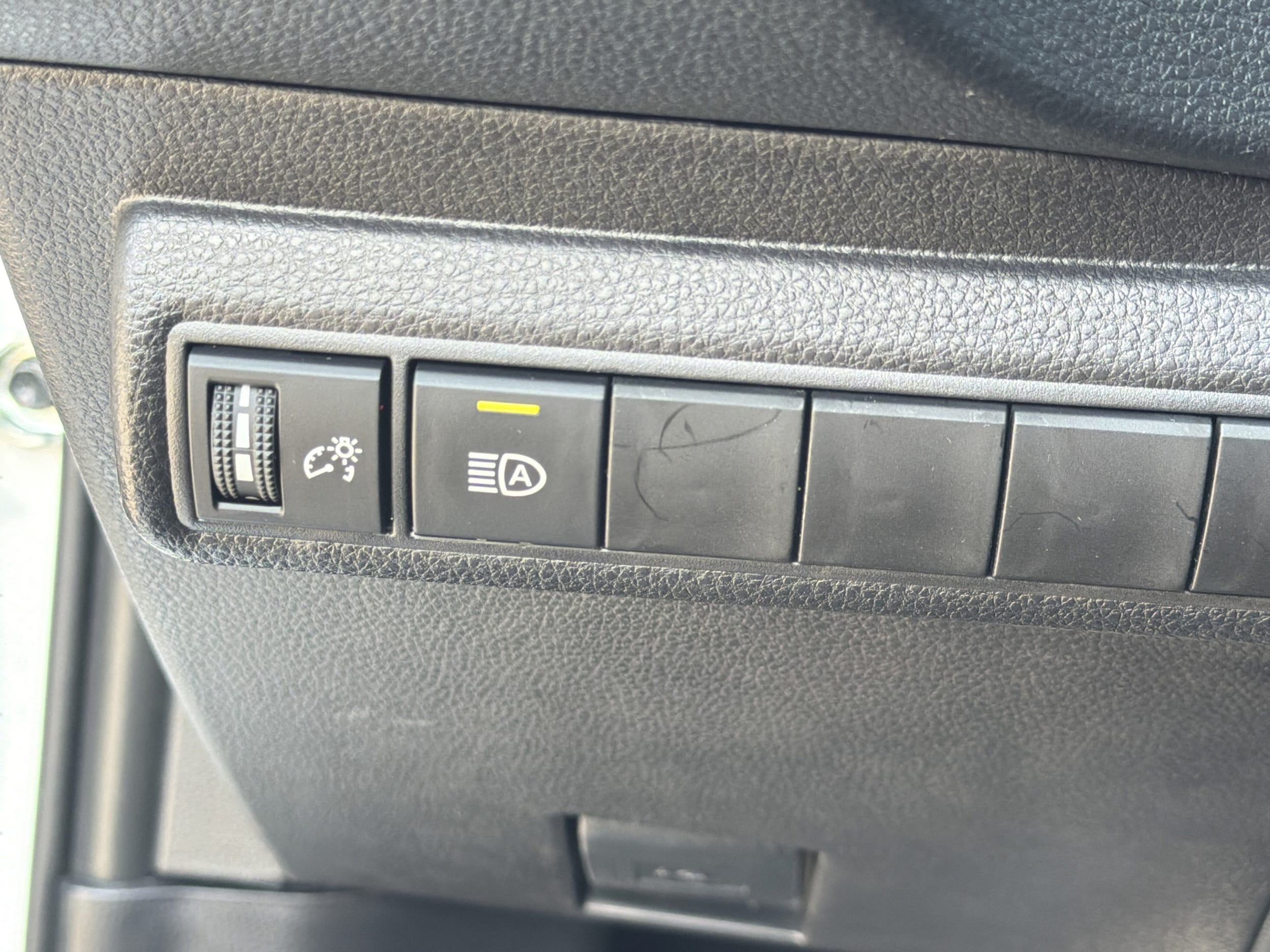 2026 Toyota Corolla LE - Photo 26