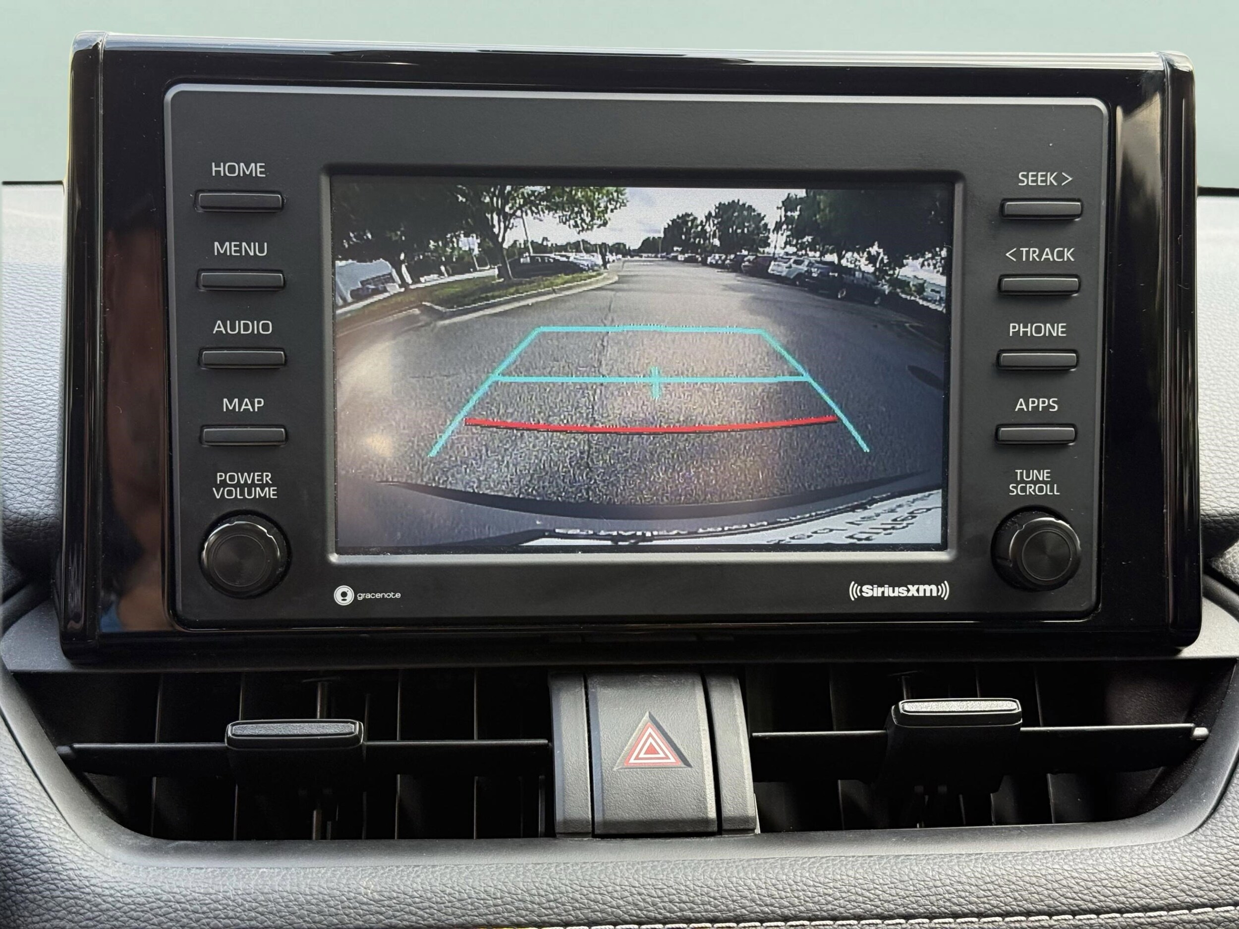 2022 Toyota RAV4 XLE photo 3