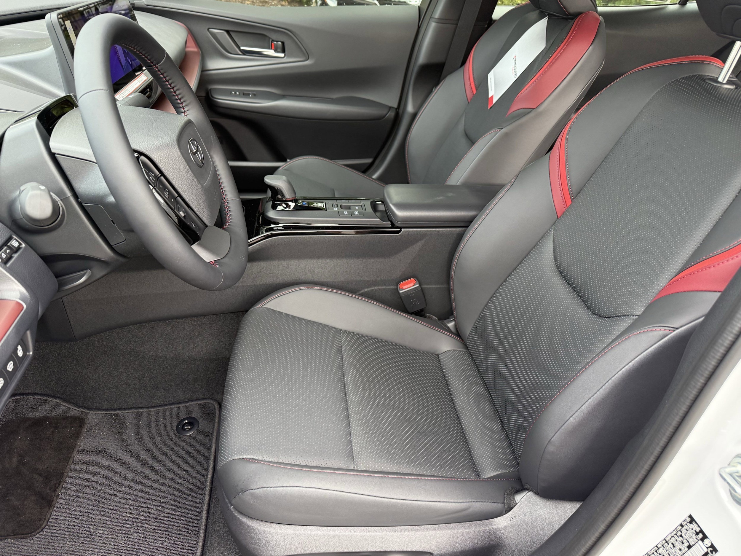2025 Toyota Prius XSE - Photo 22