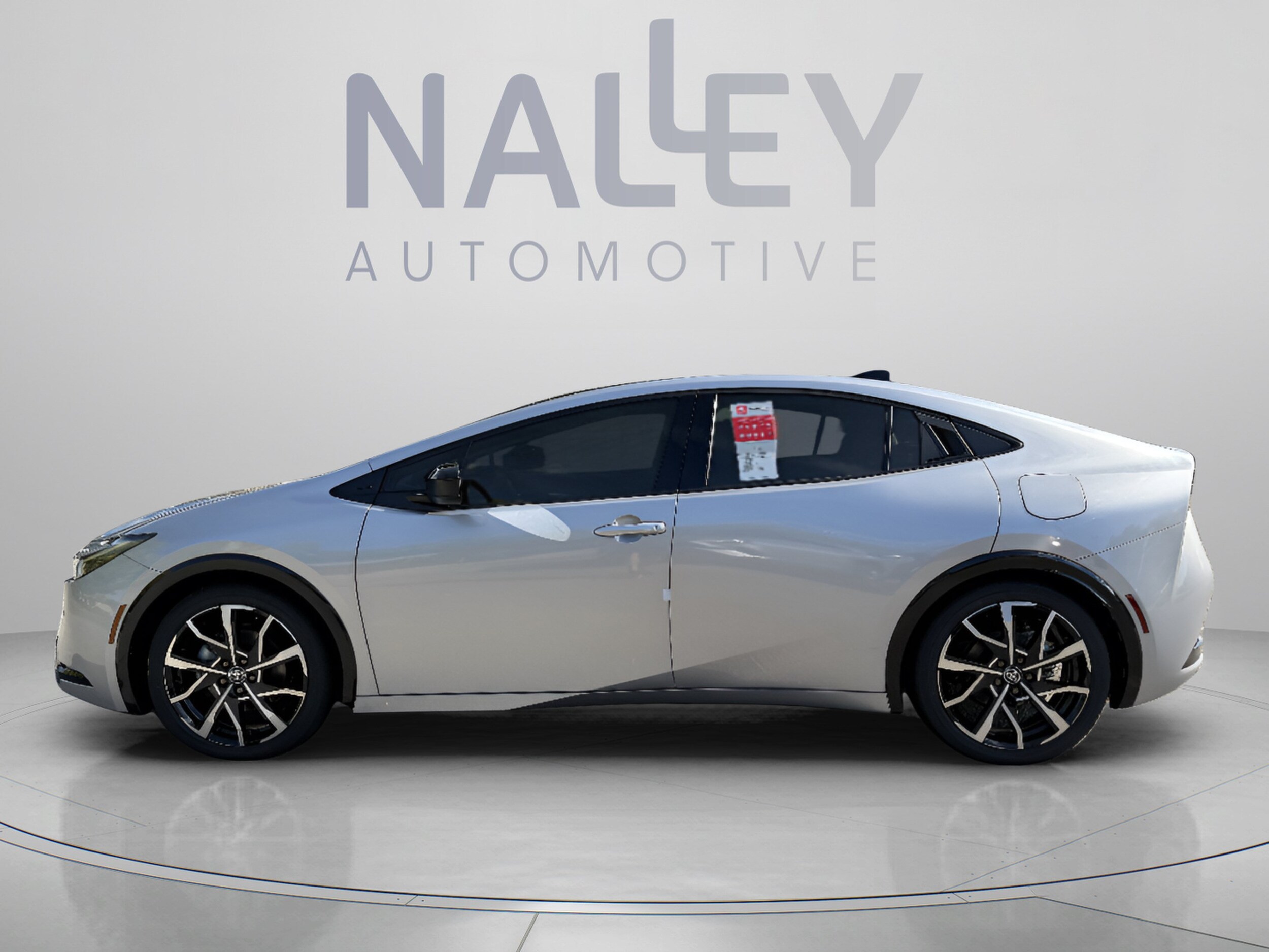 2026 Toyota Prius Plug-in Hybrid XSE - Photo 3