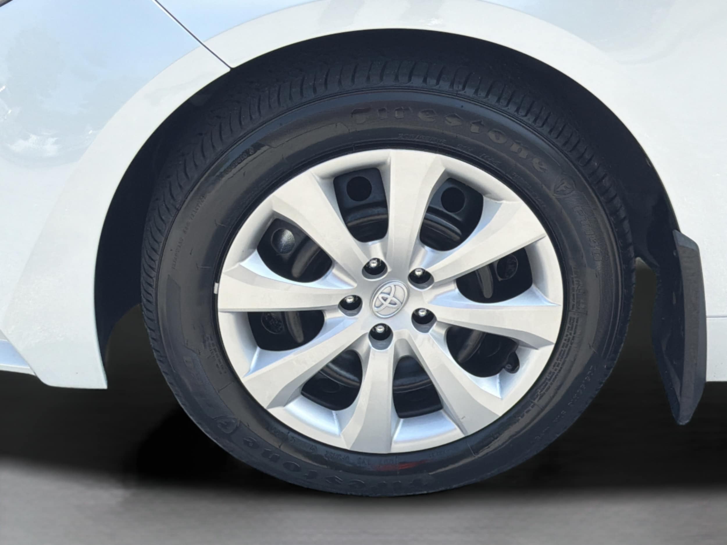 2026 Toyota Corolla LE - Photo 32