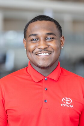 Staff member Chase Davis from ID_2fc6c8f8678d