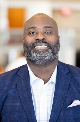 Staff member Dale Allen from ID_b28172