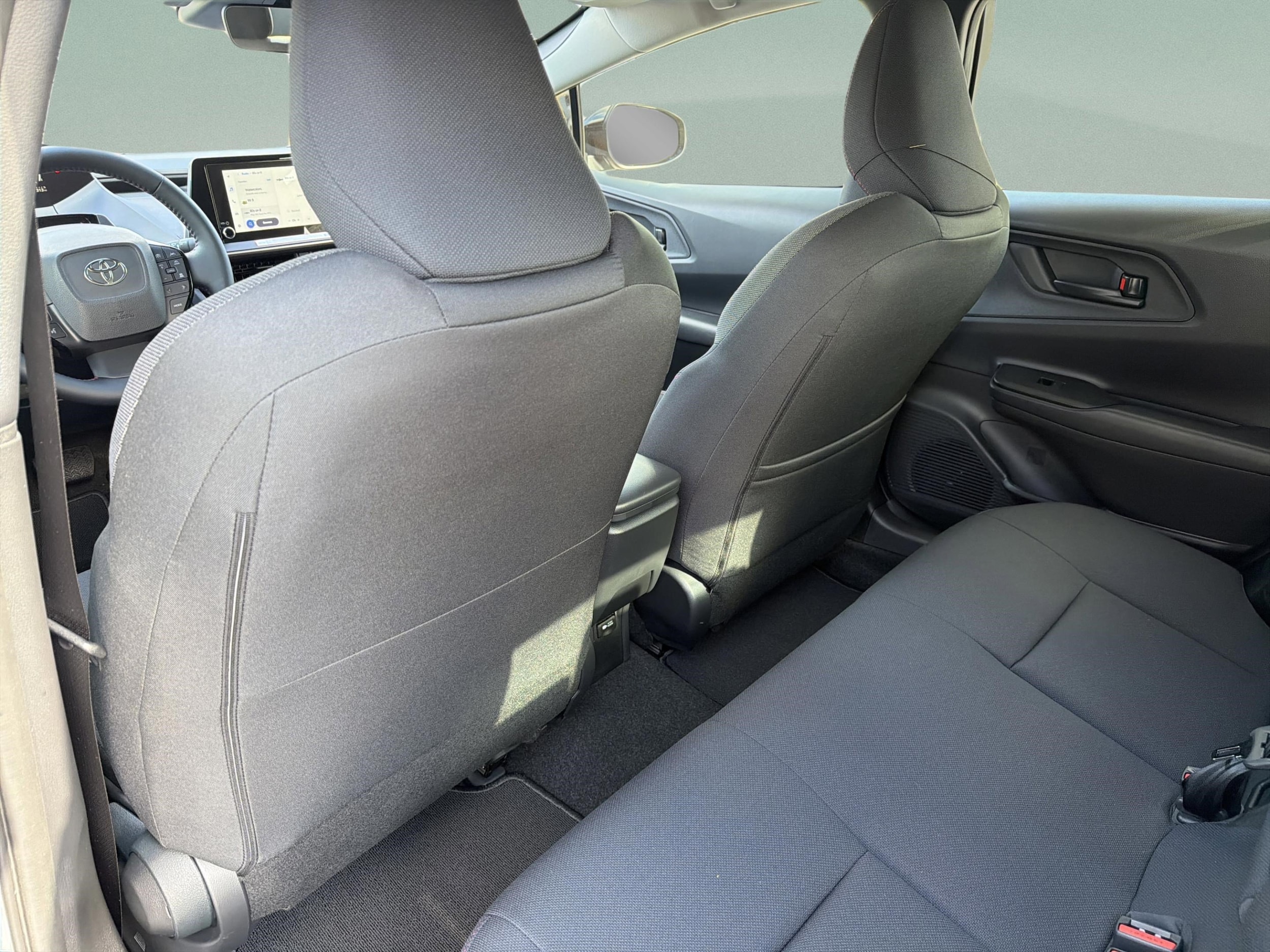 2026 Toyota Prius Plug-in Hybrid SE - Photo 25